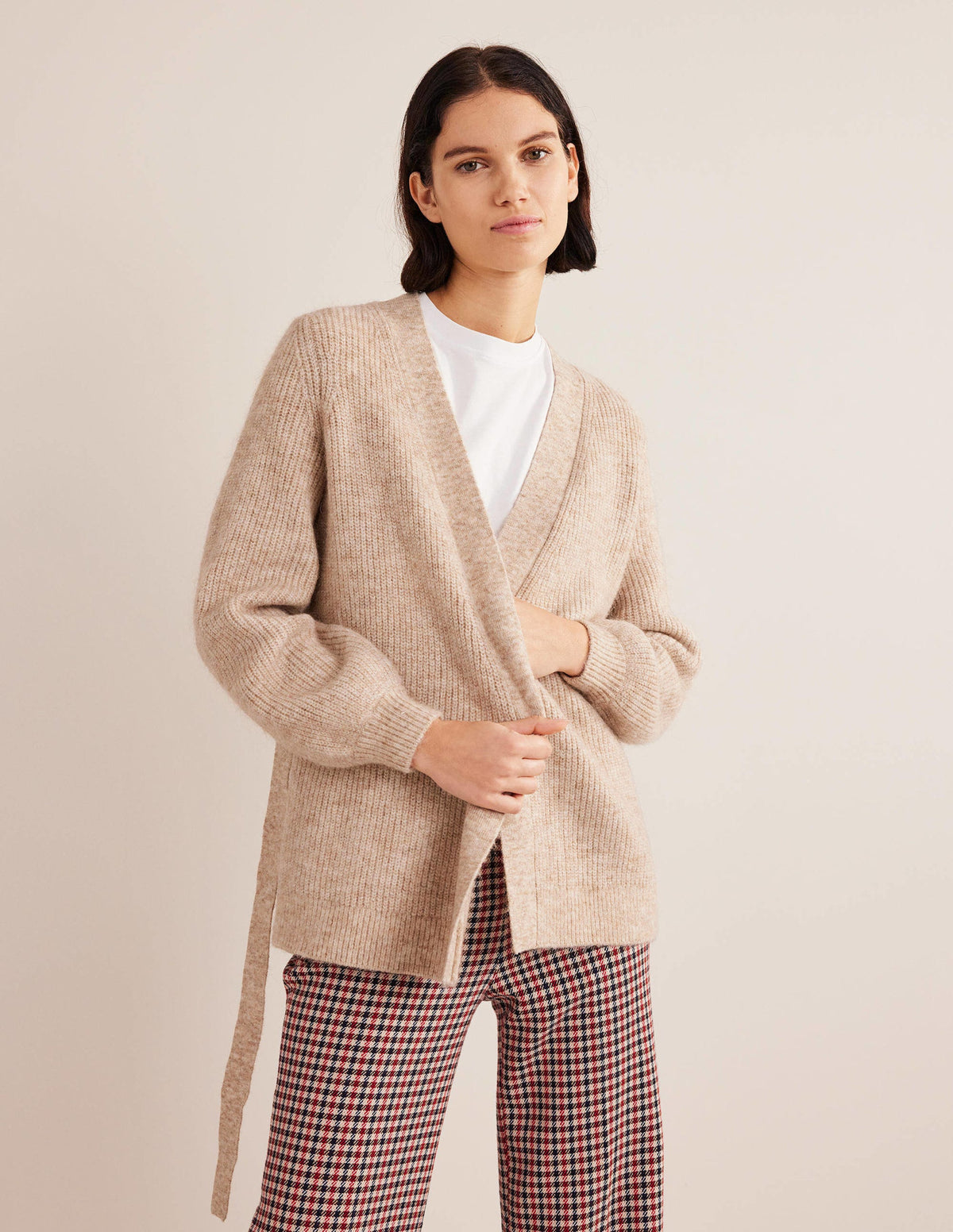Flauschiger Cardigan mit Gürtel-Mausbraun Melange - Image 4