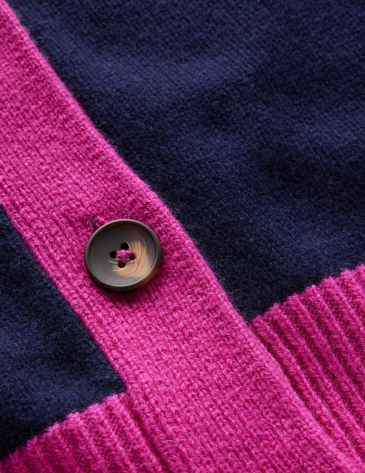 Olivia Merino-Strickjacke-Französisches Marineblau Blockfarben - Image 6