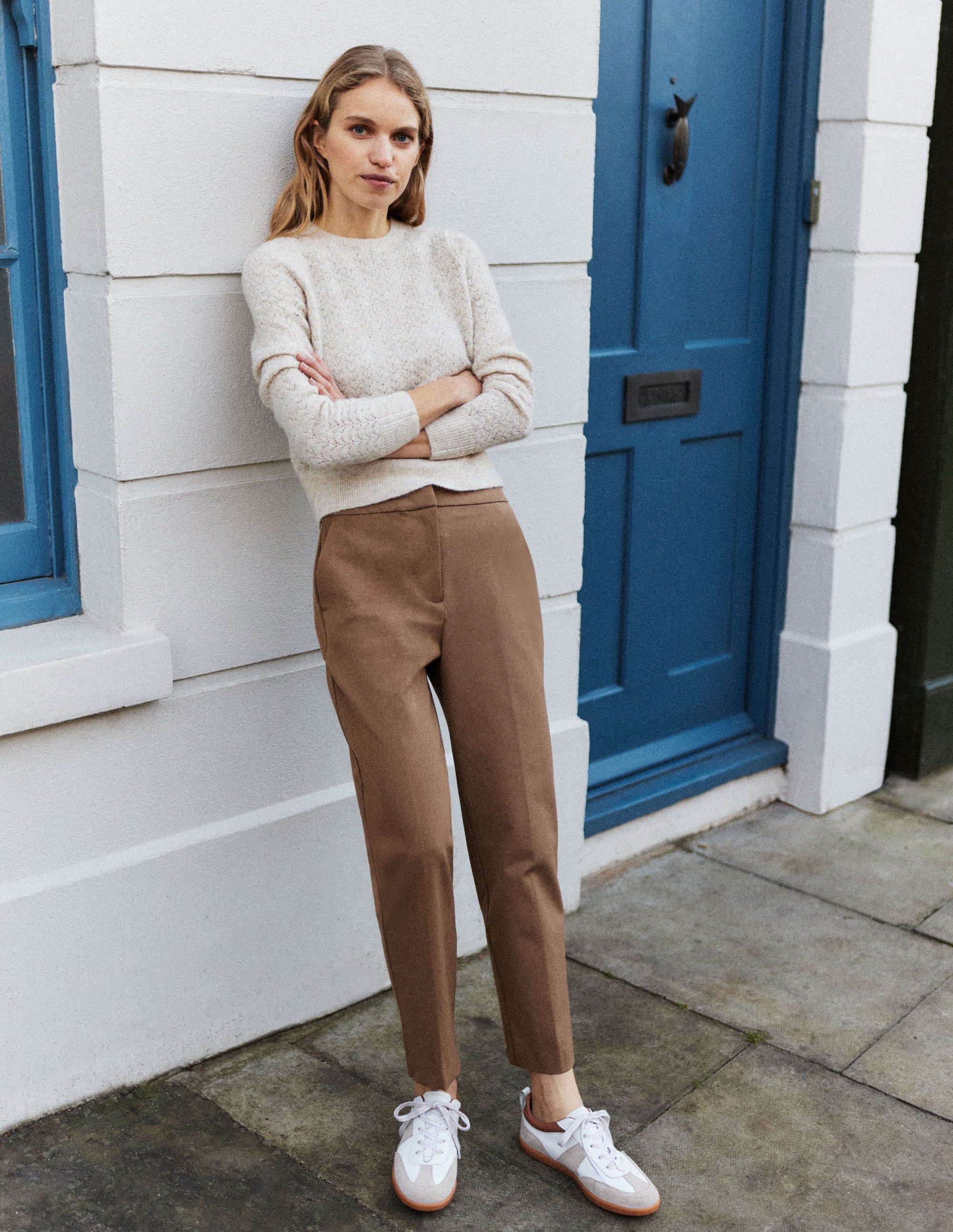 Gerade geschnittene Hose mit 2-Wege-Stretch-Karamellbraun - Image 9