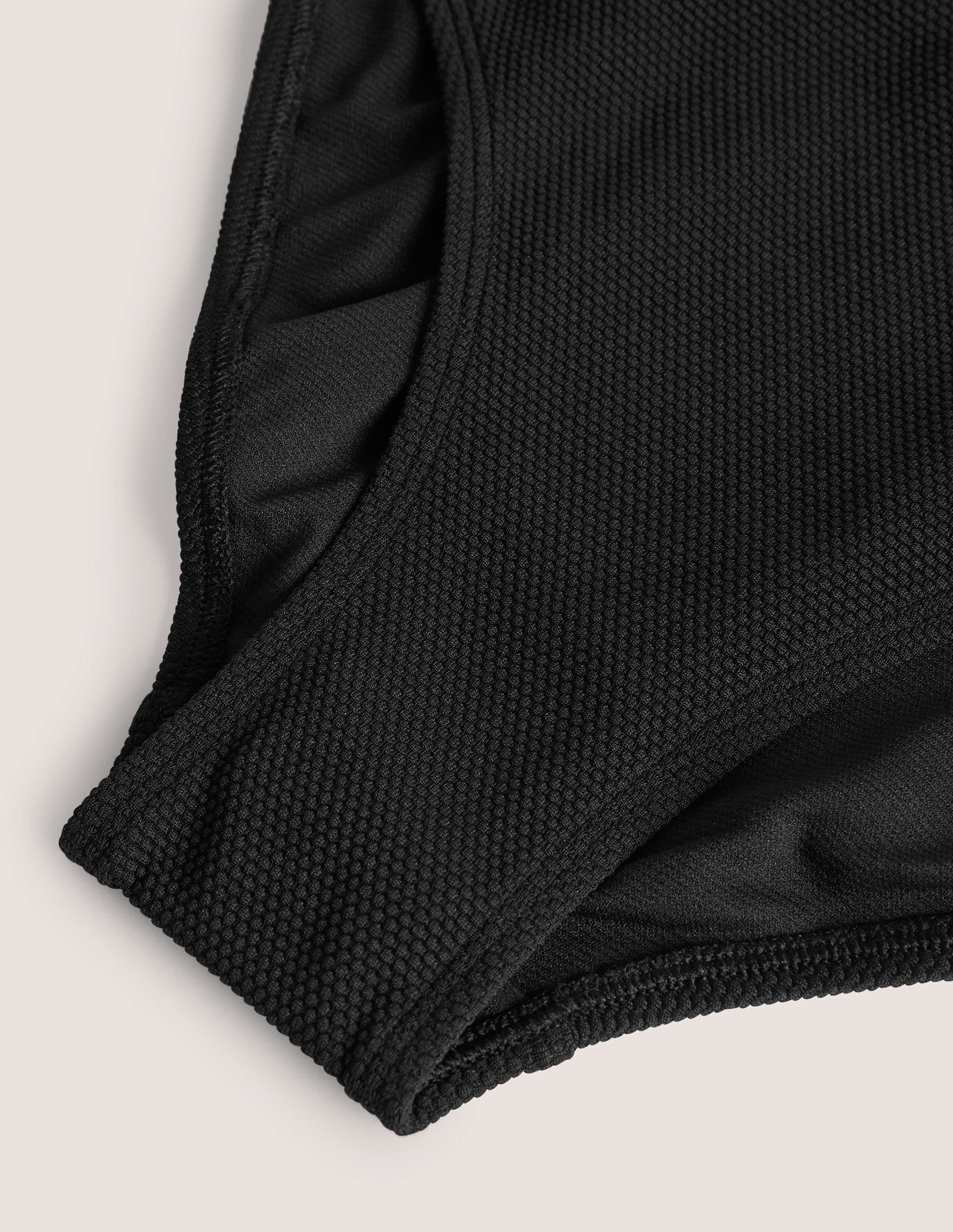 Arezzo Strukturierte Bikinihose-Schwarz Texturiert - Image 6
