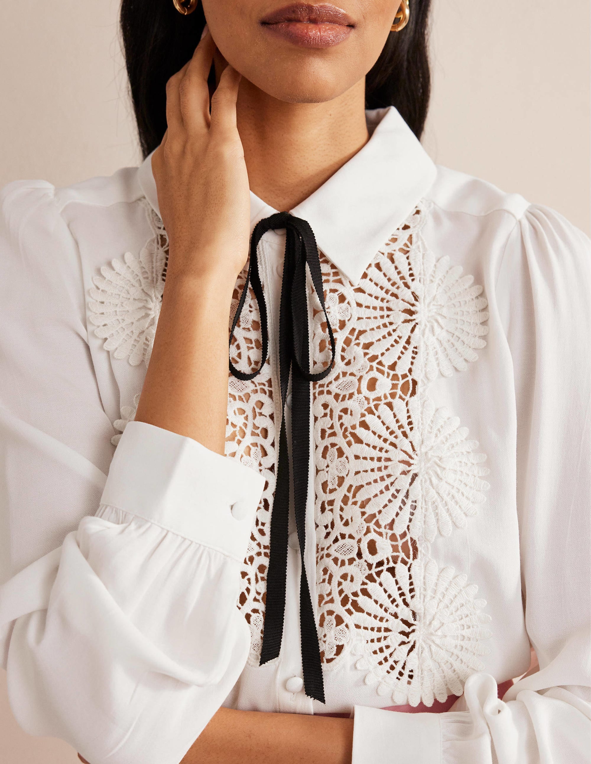 Blouse avec plastron en dentelle-Ivoire - Image 2