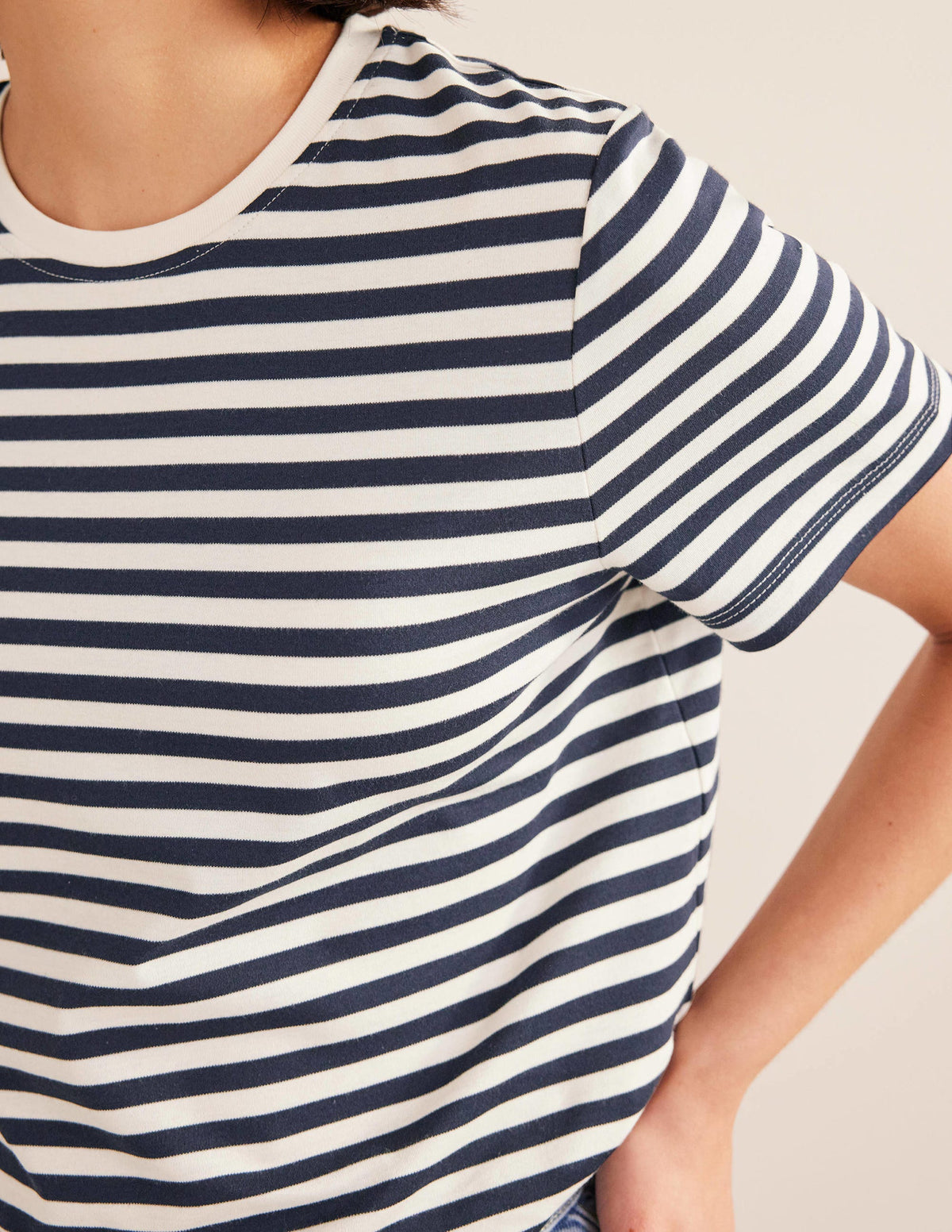 Baumwoll-T-Shirt mit Rundhalsausschnitt-Naturweiß/Marineblau, Gestreift-2
