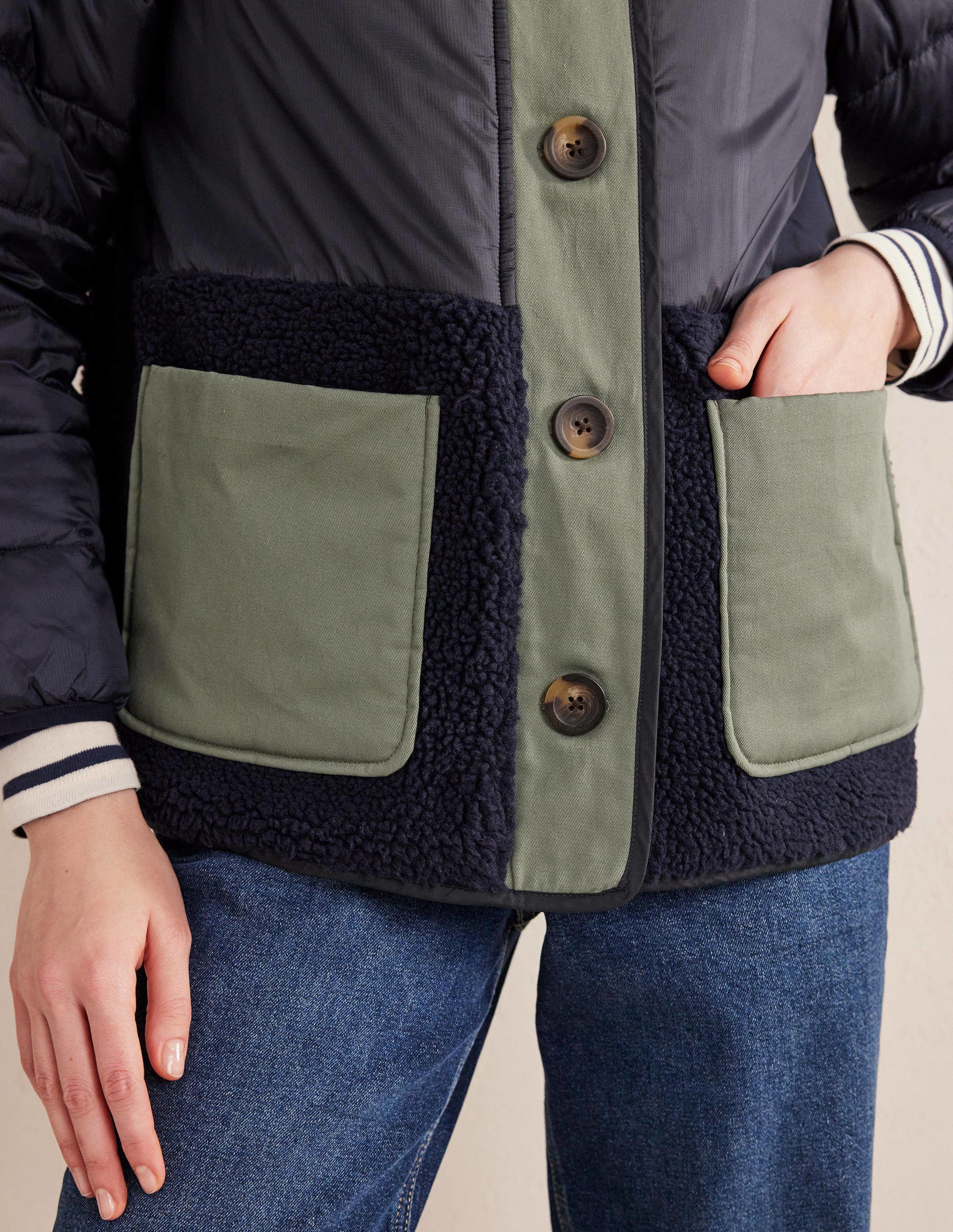 Steppjacke aus Borg-Marineblau - Image 2