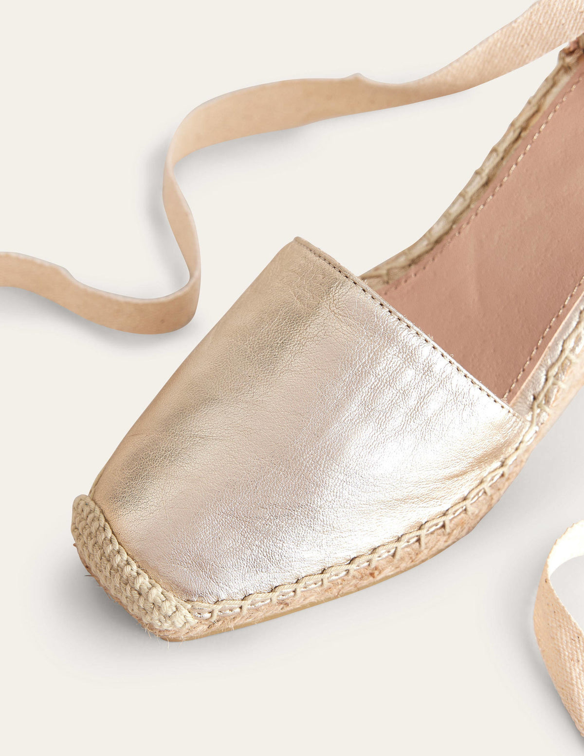Espadrilles mit Keilabsatz und eckiger Zehenpartie-Gold-Metallic, Leder-3