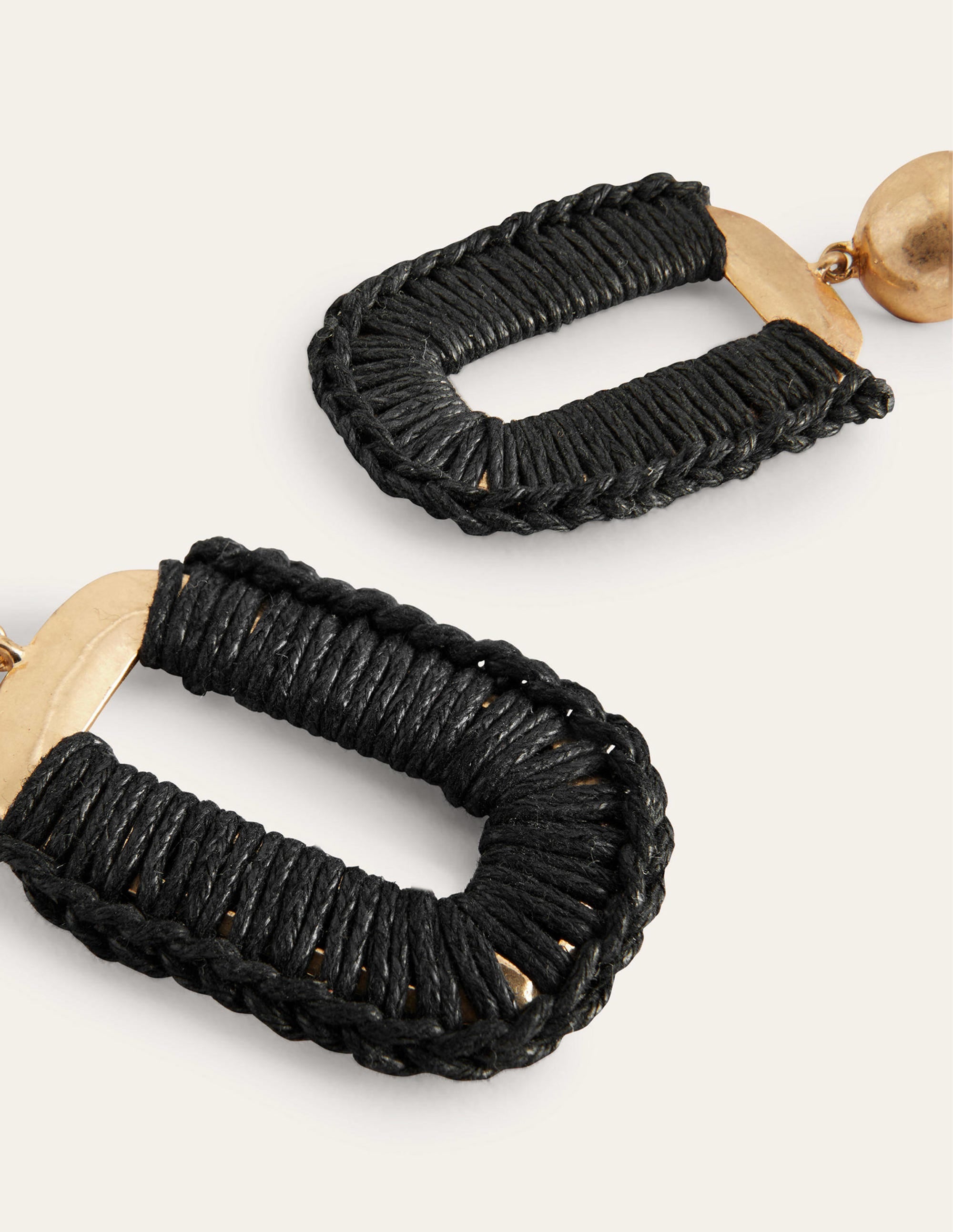 Rechteckige Ohrringe mit Wickel-Design-Schwarz - Image 3
