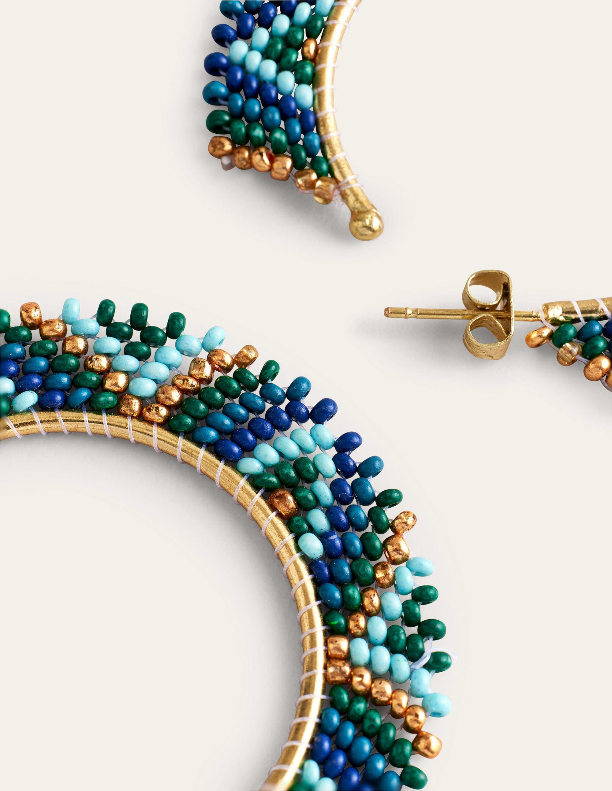 Metall-Creolen im Boho-Stil mit Perlen-Blau/Bunt - Image 3