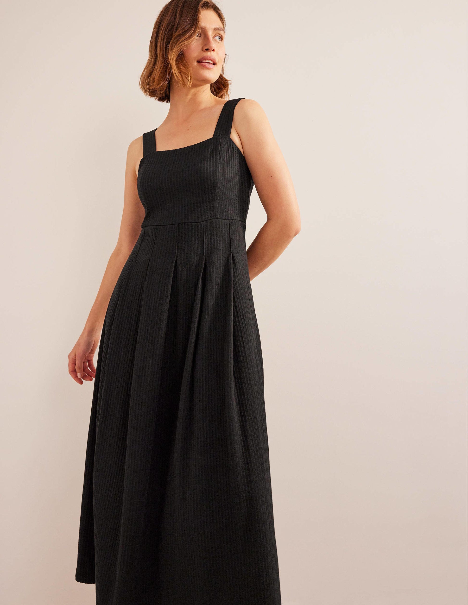 Robe midi à bretelles en seersucker-Noir-4