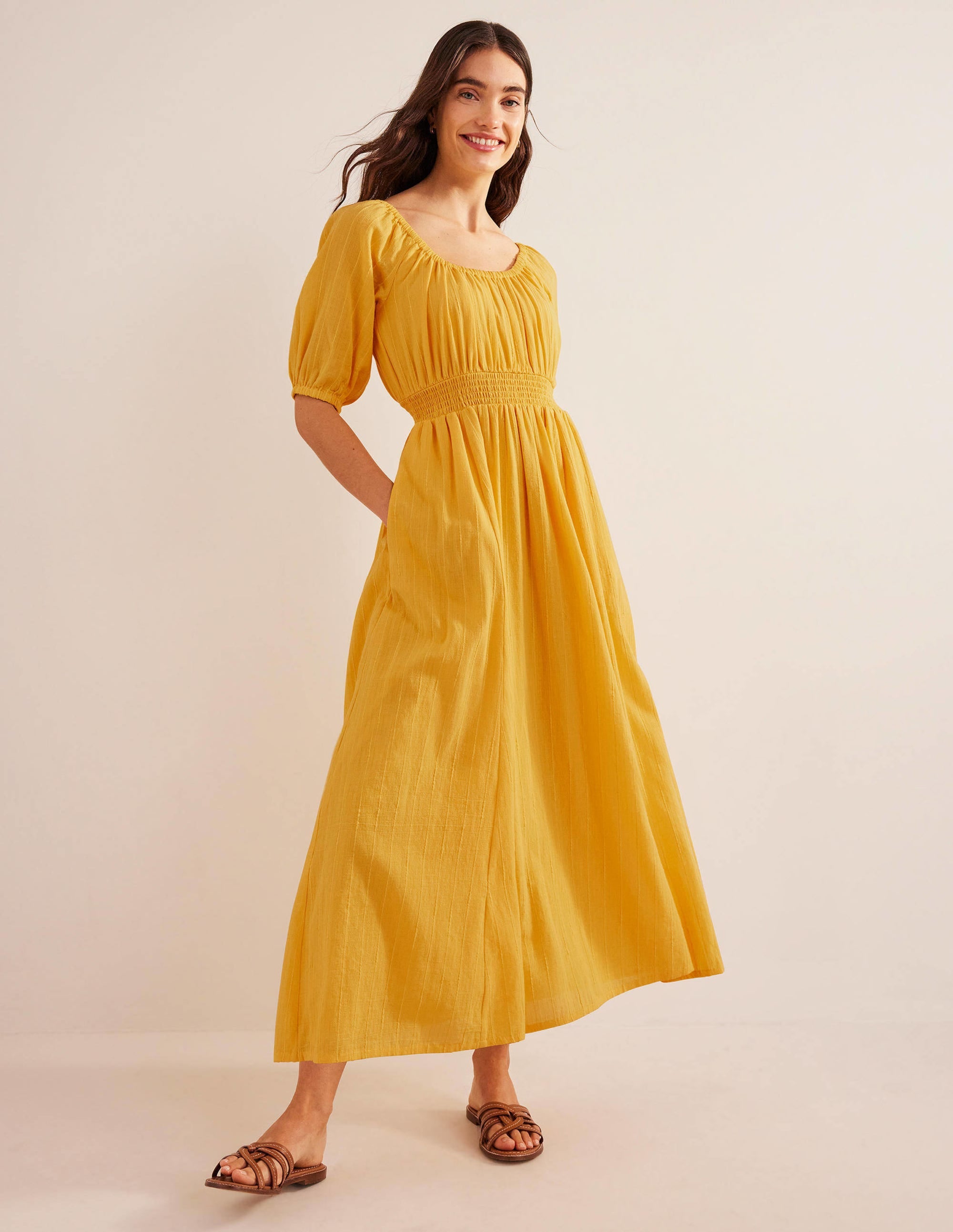 Maxikleid mit tiefem Rundhalsausschnitt-Gelb, Strukturiert - Image 1