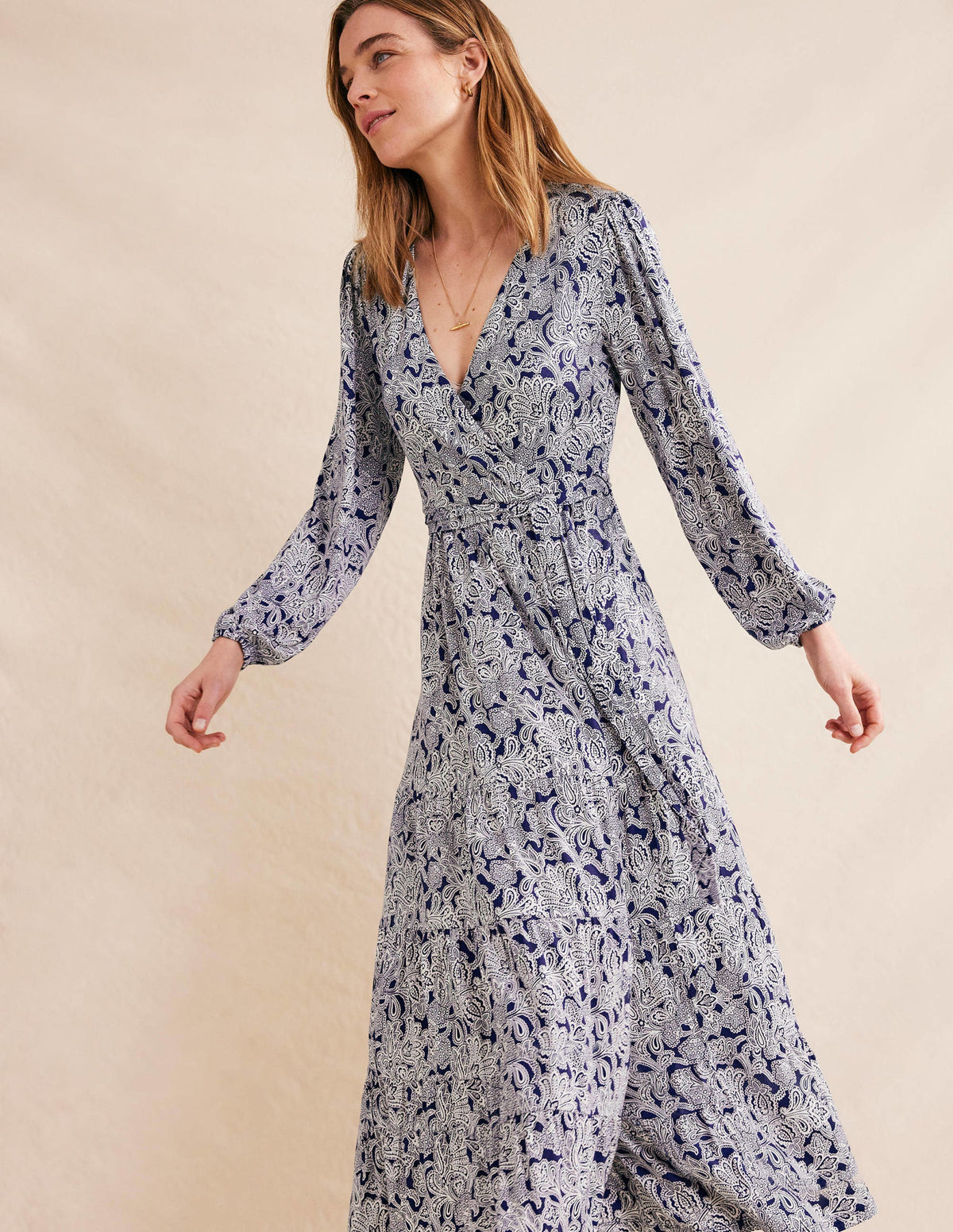 Maxi-Wickelkleid mit mehreren Stufen-Berliner Blau, Paisley-Knospenmuster - Image 4