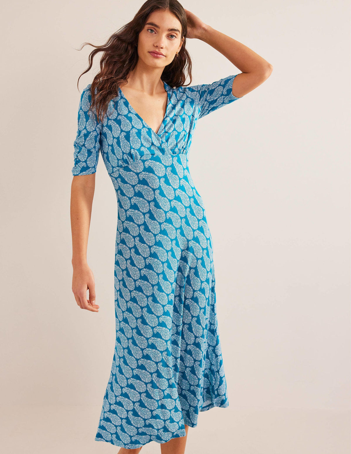 Rebecca Midi-Teekleid aus Jersey-Petrol, Paisleymuster - Image 1