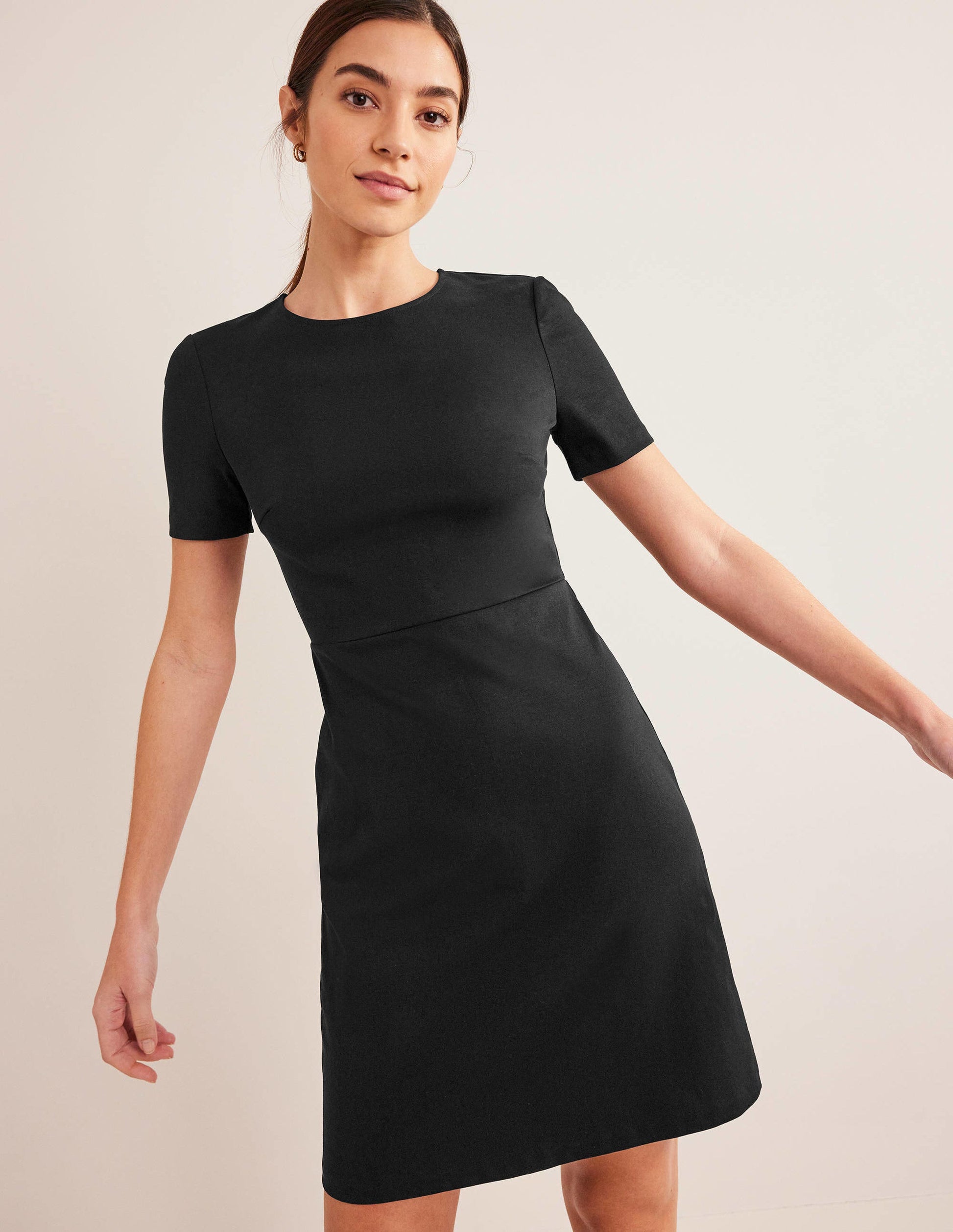 Mini-Etuikleid aus Jersey-Schwarz-1