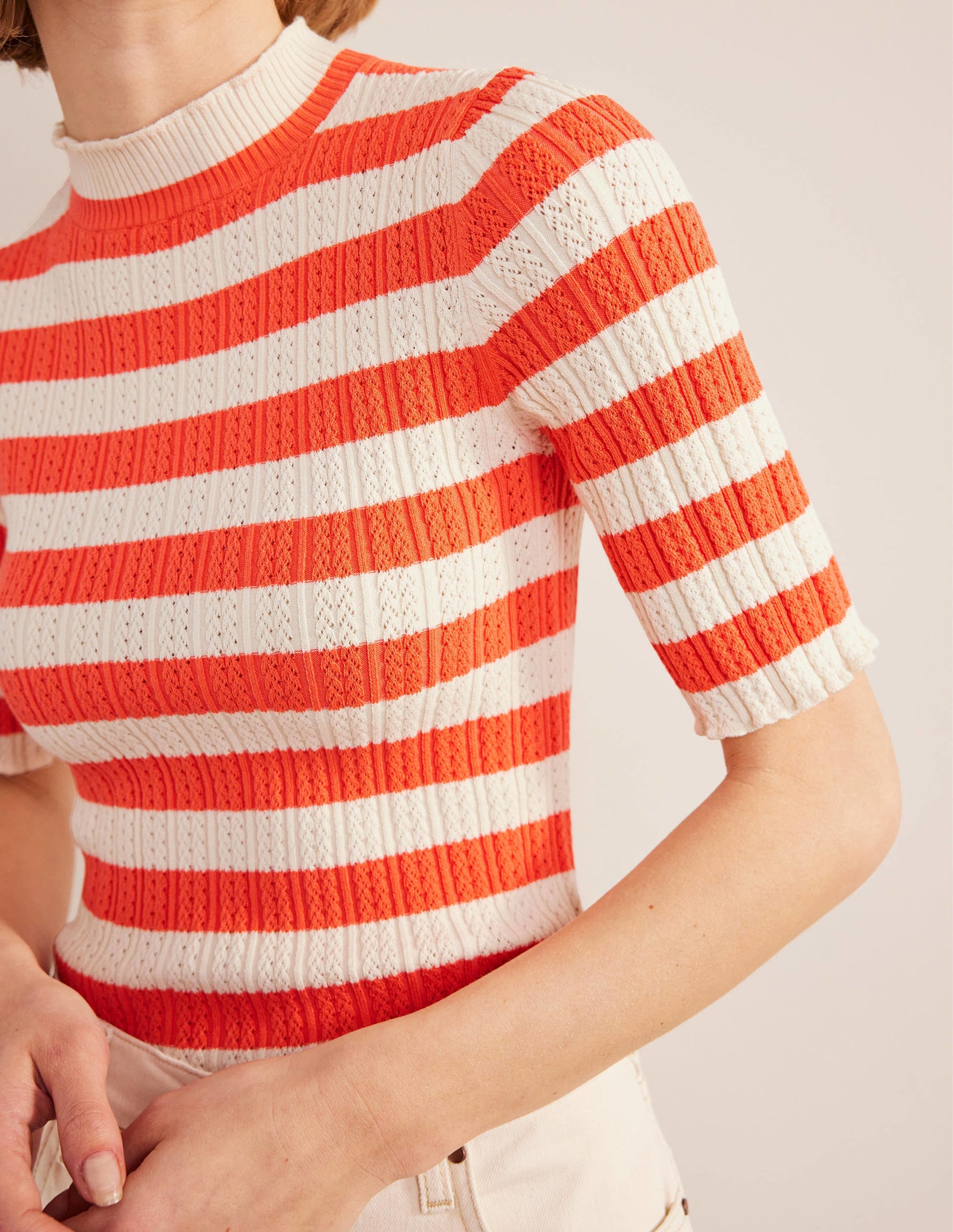Geripptes T-Shirt mit hohem Kragen-Helles Wassermelonenrot, Gestreift - Image 2