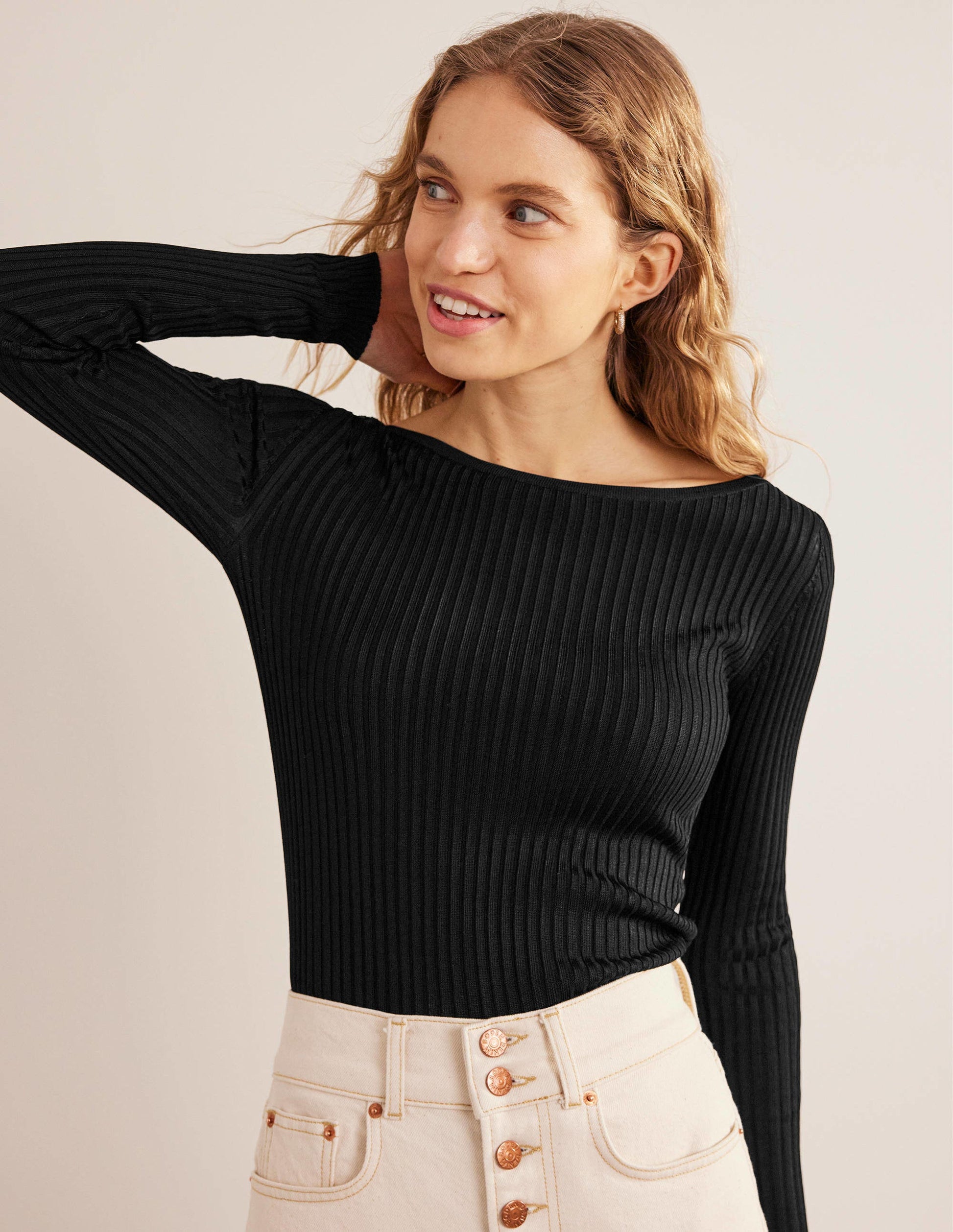Gerippter Pullover mit U-Boot-Ausschnitt-Schwarz-1