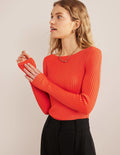 Gerippter Pullover mit U-Boot-Ausschnitt-Zinnoberrot