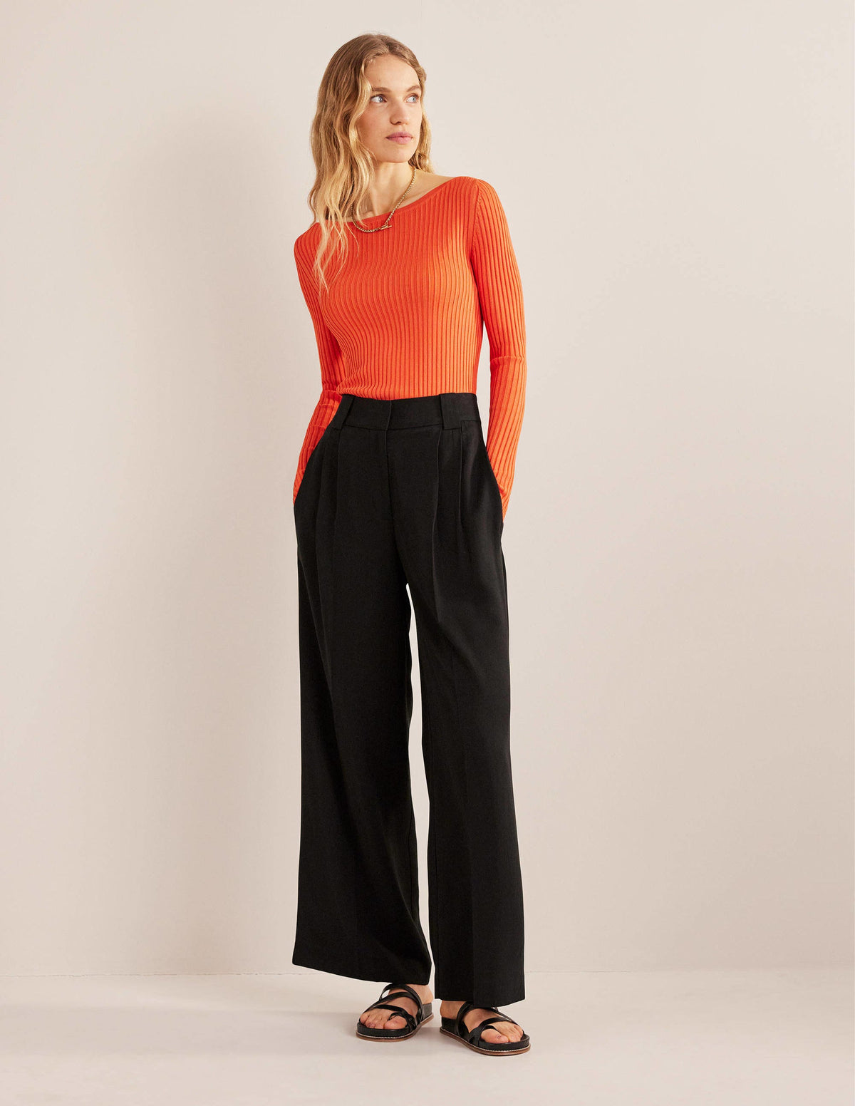 Gerippter Pullover mit U-Boot-Ausschnitt-Zinnoberrot - Image 4