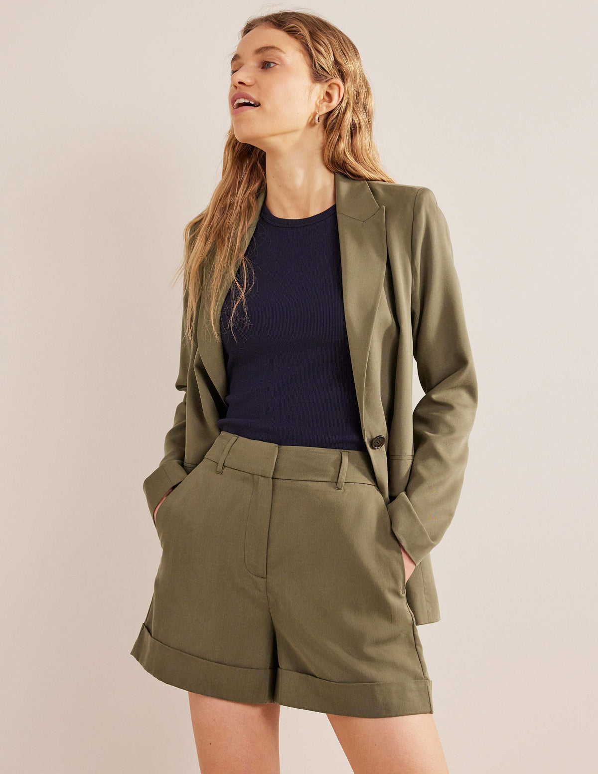 Lässige Shorts mit Aufschlag-Dezentes Khaki-5