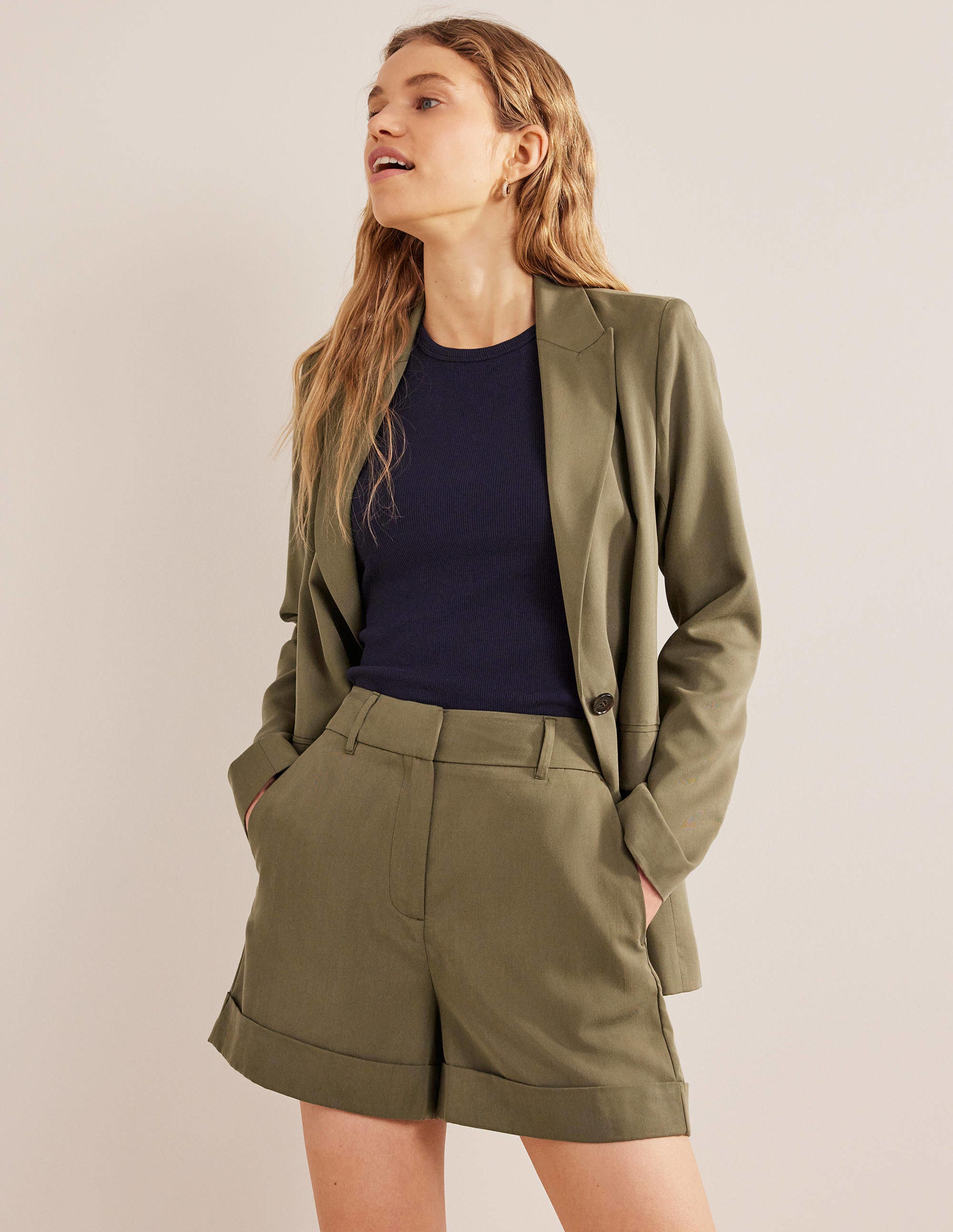Lässige Shorts mit Aufschlag-Dezentes Khaki - Image 5