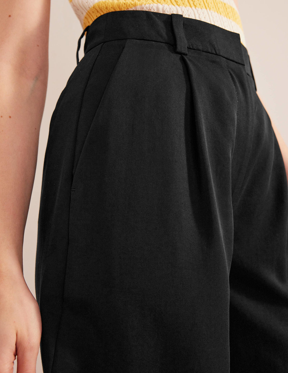 Short décontracté en Tencel-Noir - Image 2
