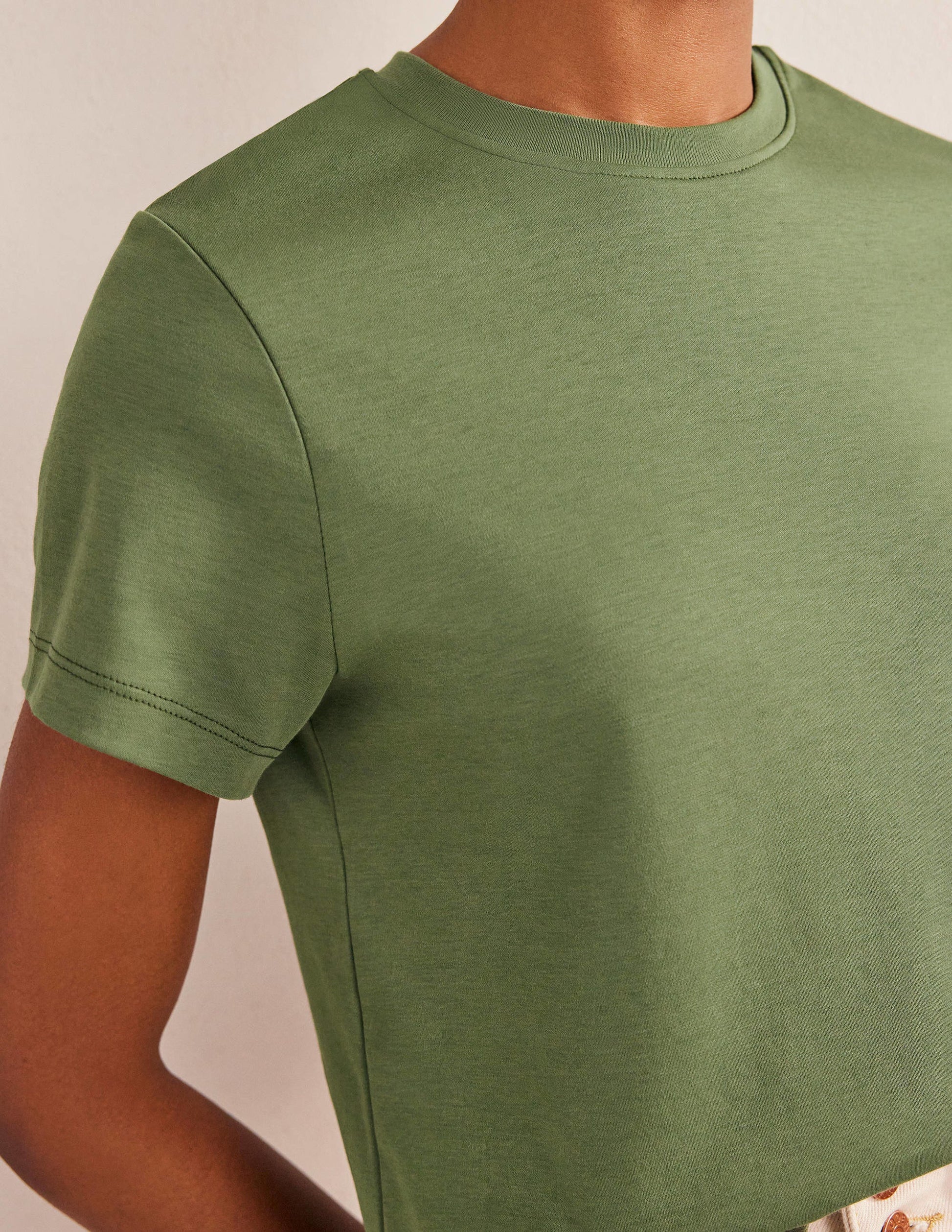 Kurz geschnittenes Baumwoll-T-Shirt-Fichtengrün-2