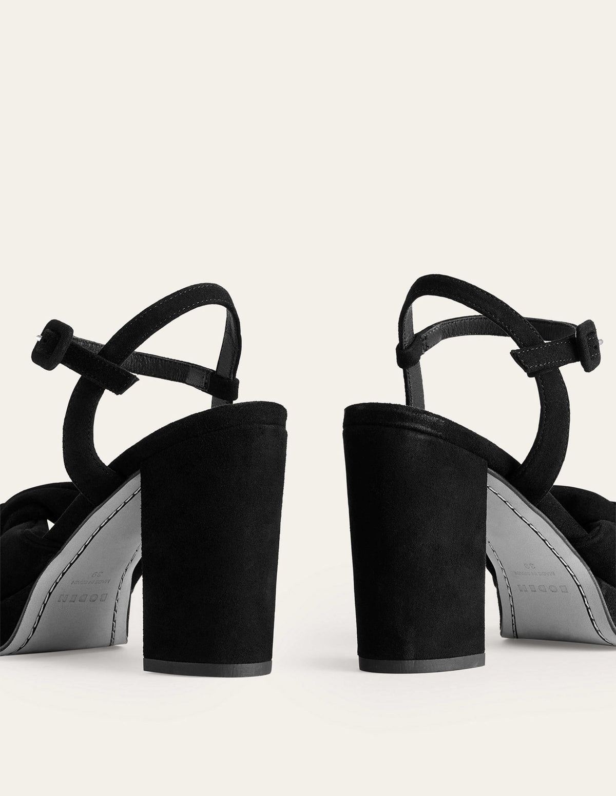 Plateauschuhe mit Absatz und Twistdetail-Schwarz Veloursleder-4