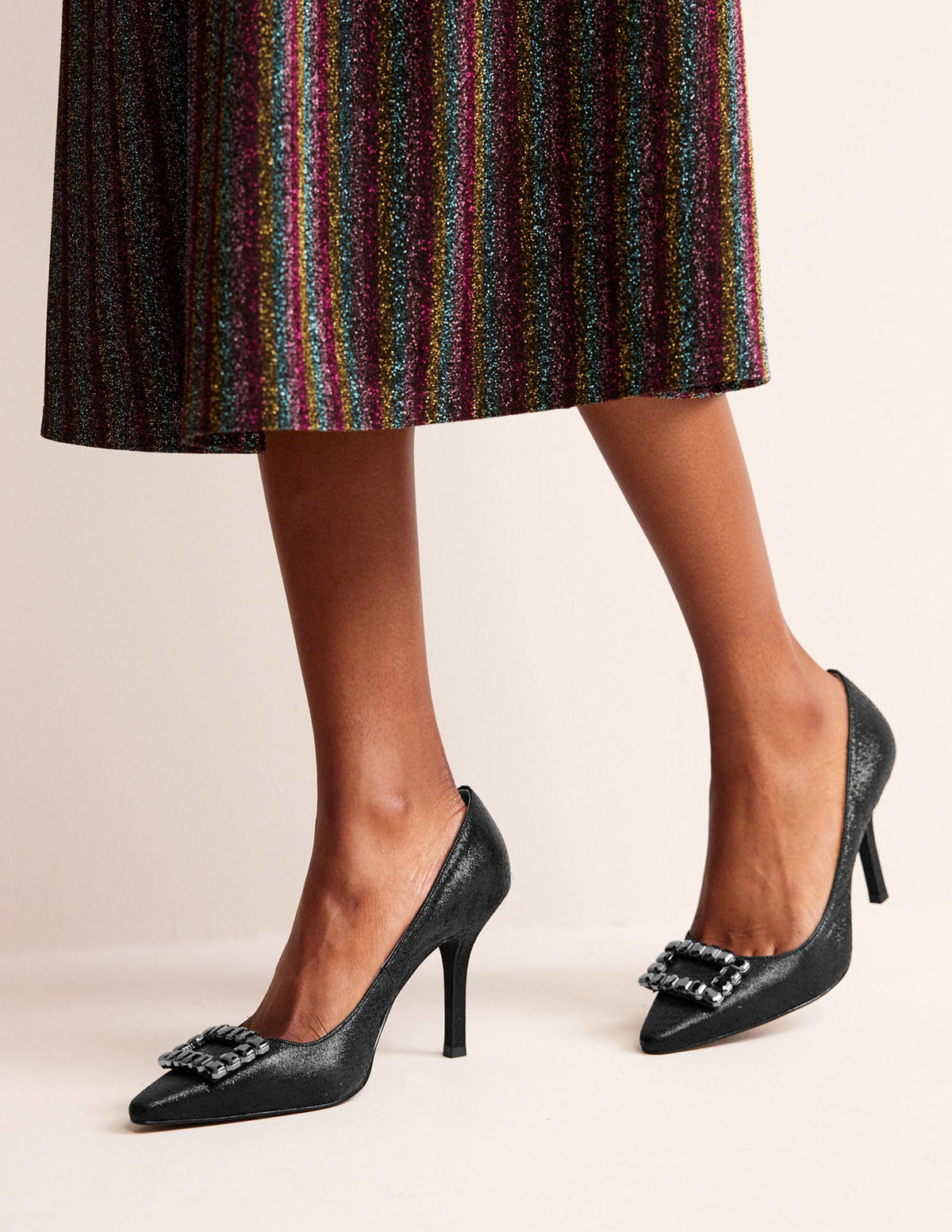 Hochhackige Schuhe mit Schmuckbesatz-Schwarz-Metallic - Image 1