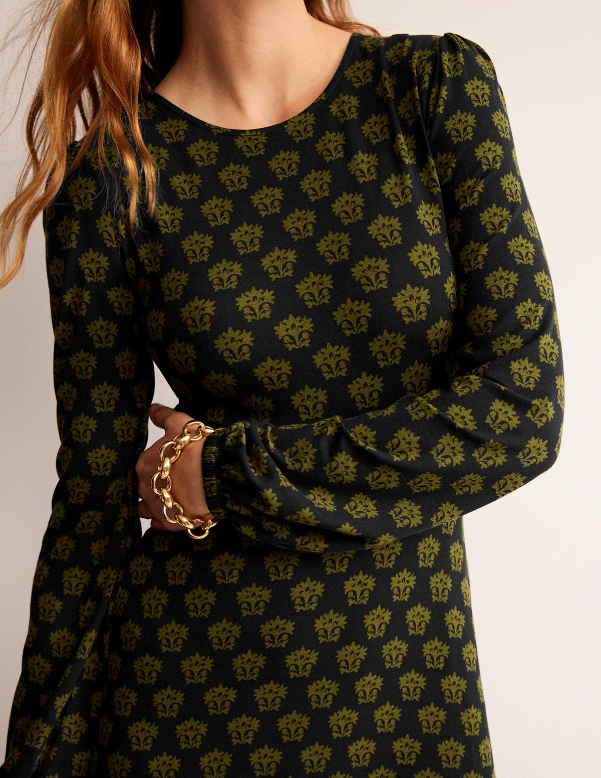 Camille Midikleid aus Jersey-Schwarz, Lilie - Image 2