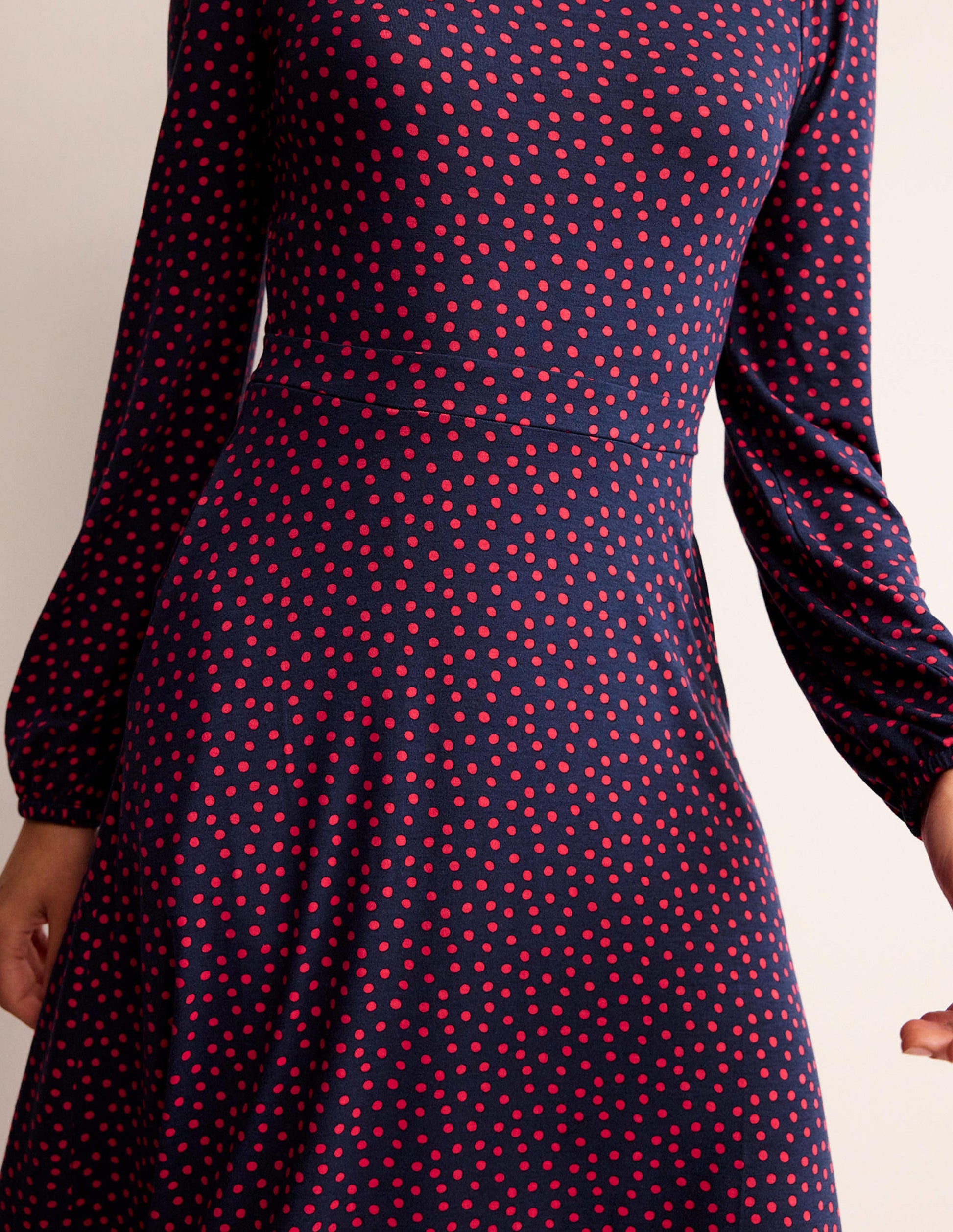 Camille Midikleid aus Jersey-Pfingstrose, Abstrakt Punkte-2