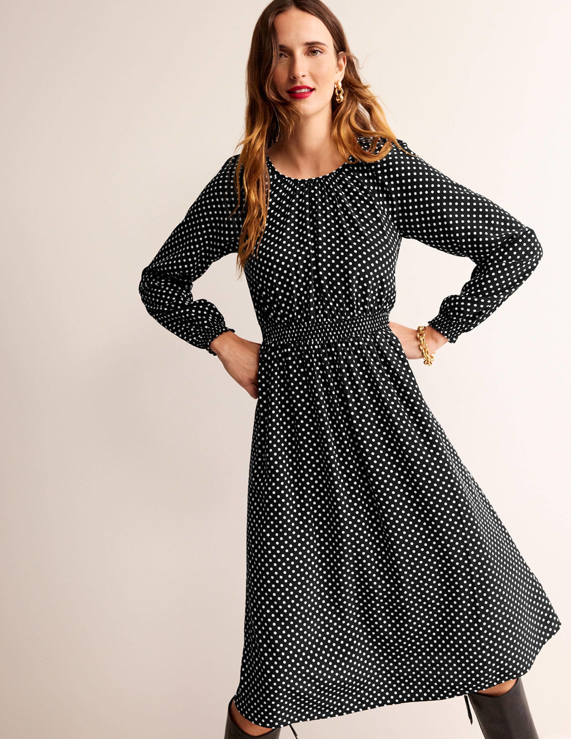 Raglan-Midikleid mit Raffung-Schwarz, Gepunktet - Image 1