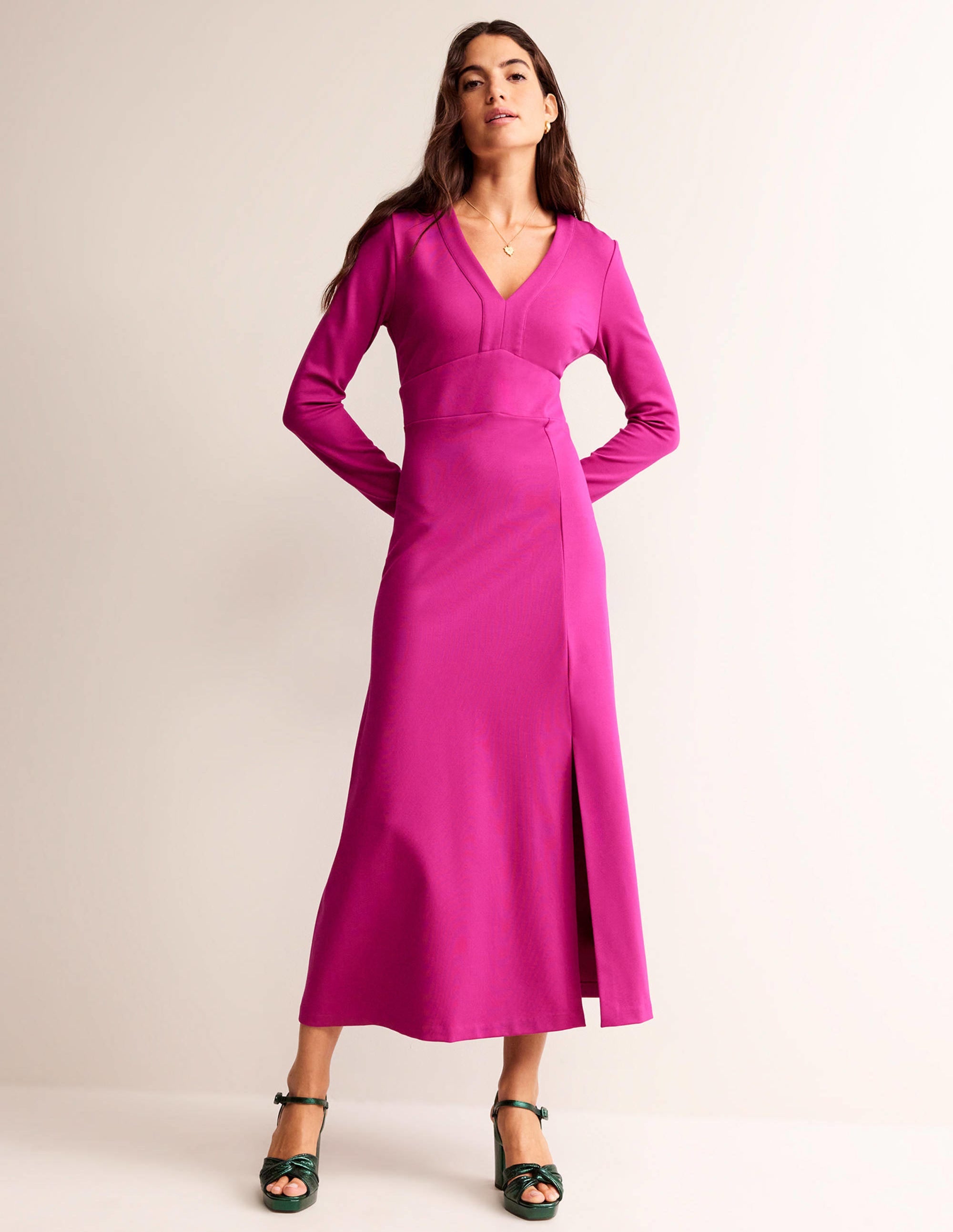 Maxikleid mit V-Ausschnitt-Pflaumenfarben - Image 2