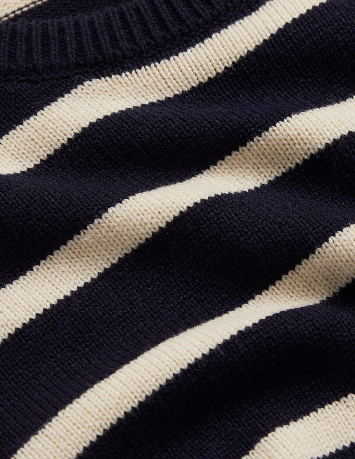 Harriet Top-Marineblau und Naturweiß - Image 8