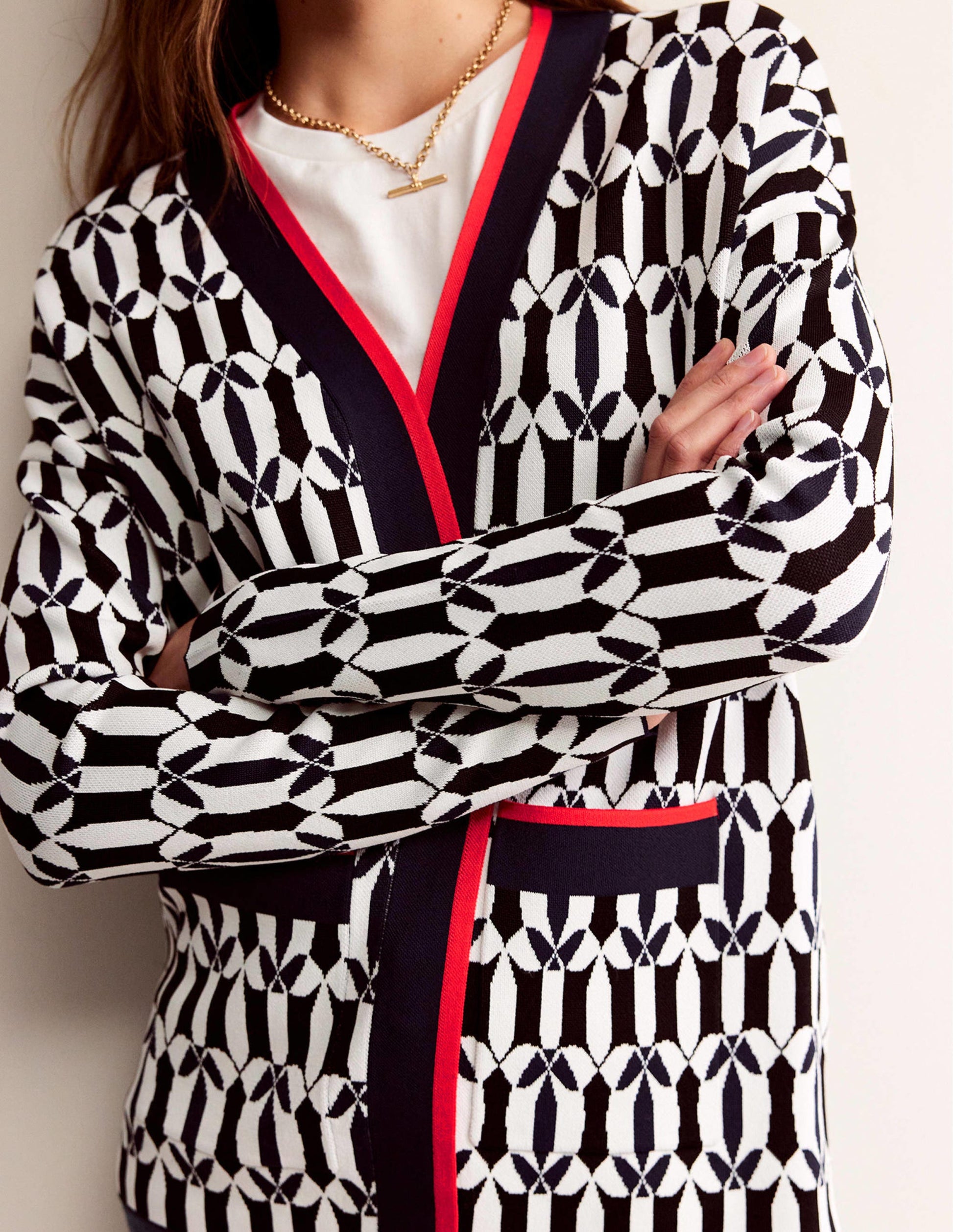 Jacquard-Strickjacke-Schwarz und Naturweiß, Geometrisch-2