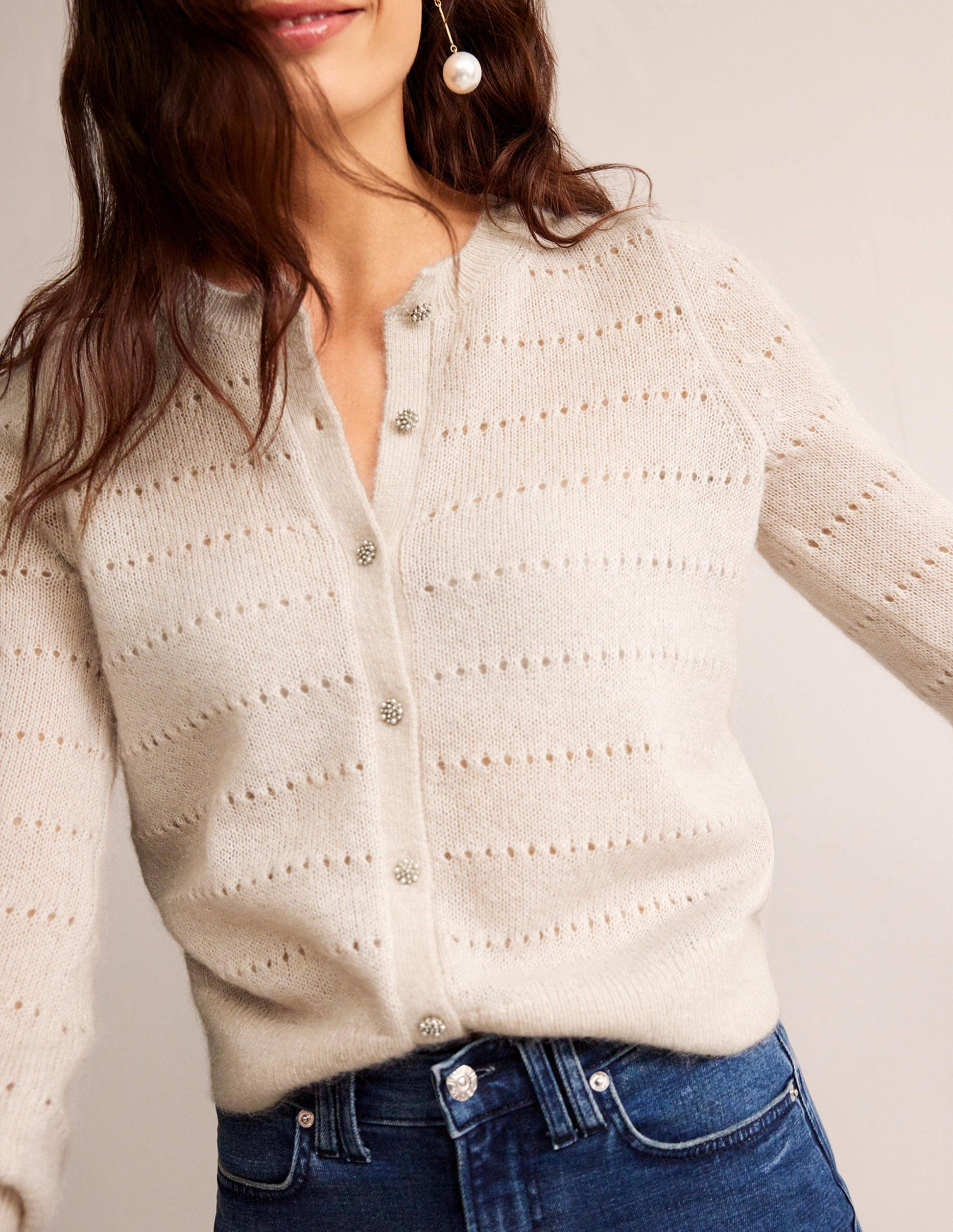 Flauschige, texturierte Strickjacke-Vanille-2