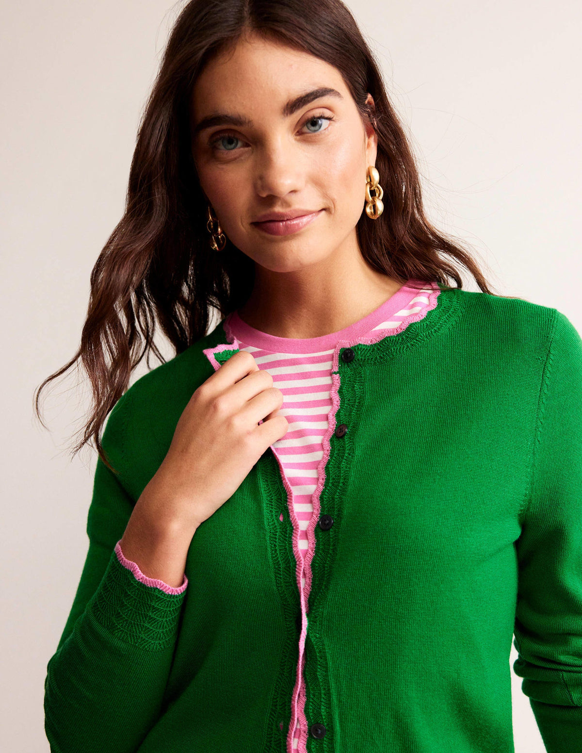 Merino-Strickjacke mit Muschelsaum-Wiesengrün - Image 2
