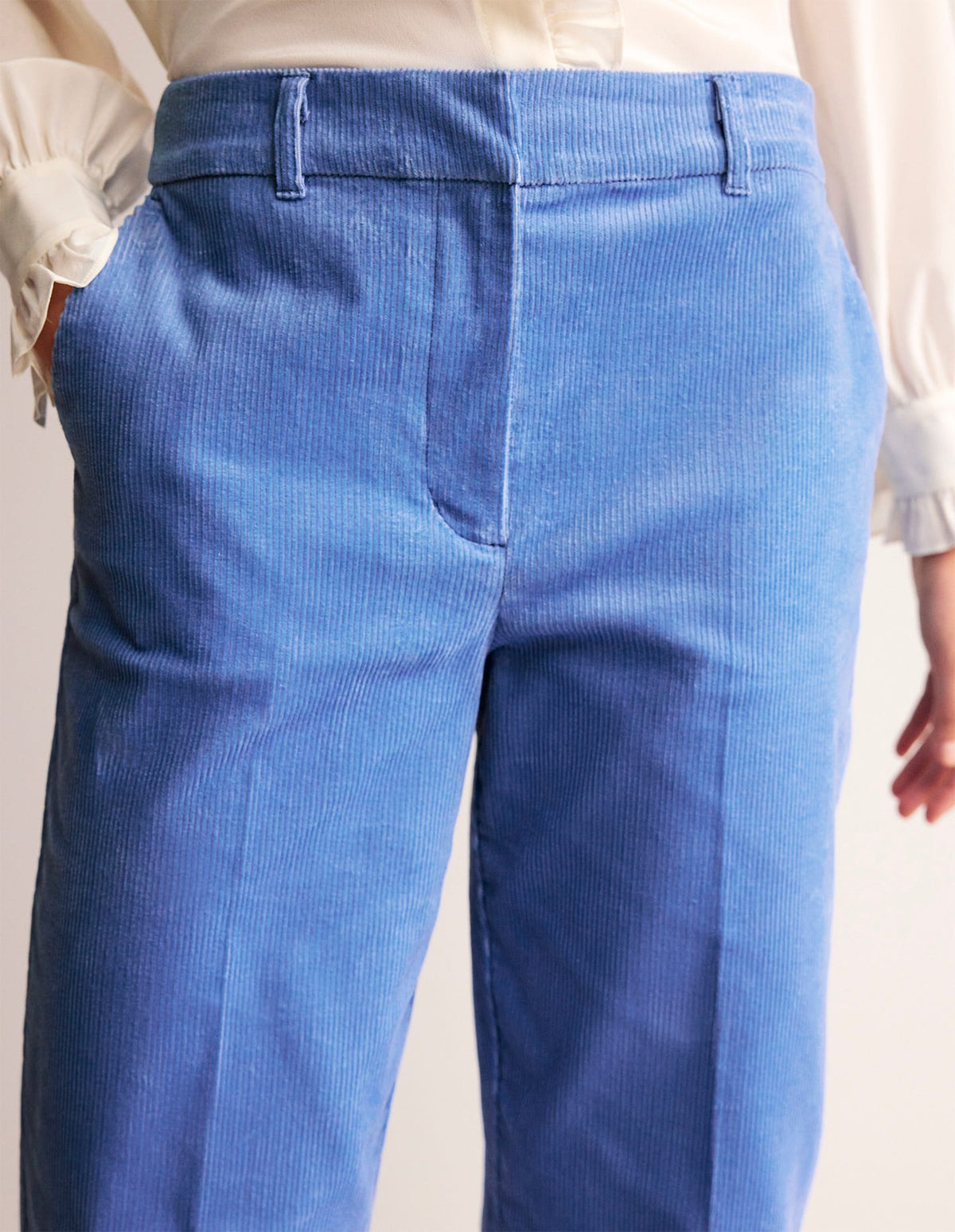 Kew Cordhose-Marina-2
