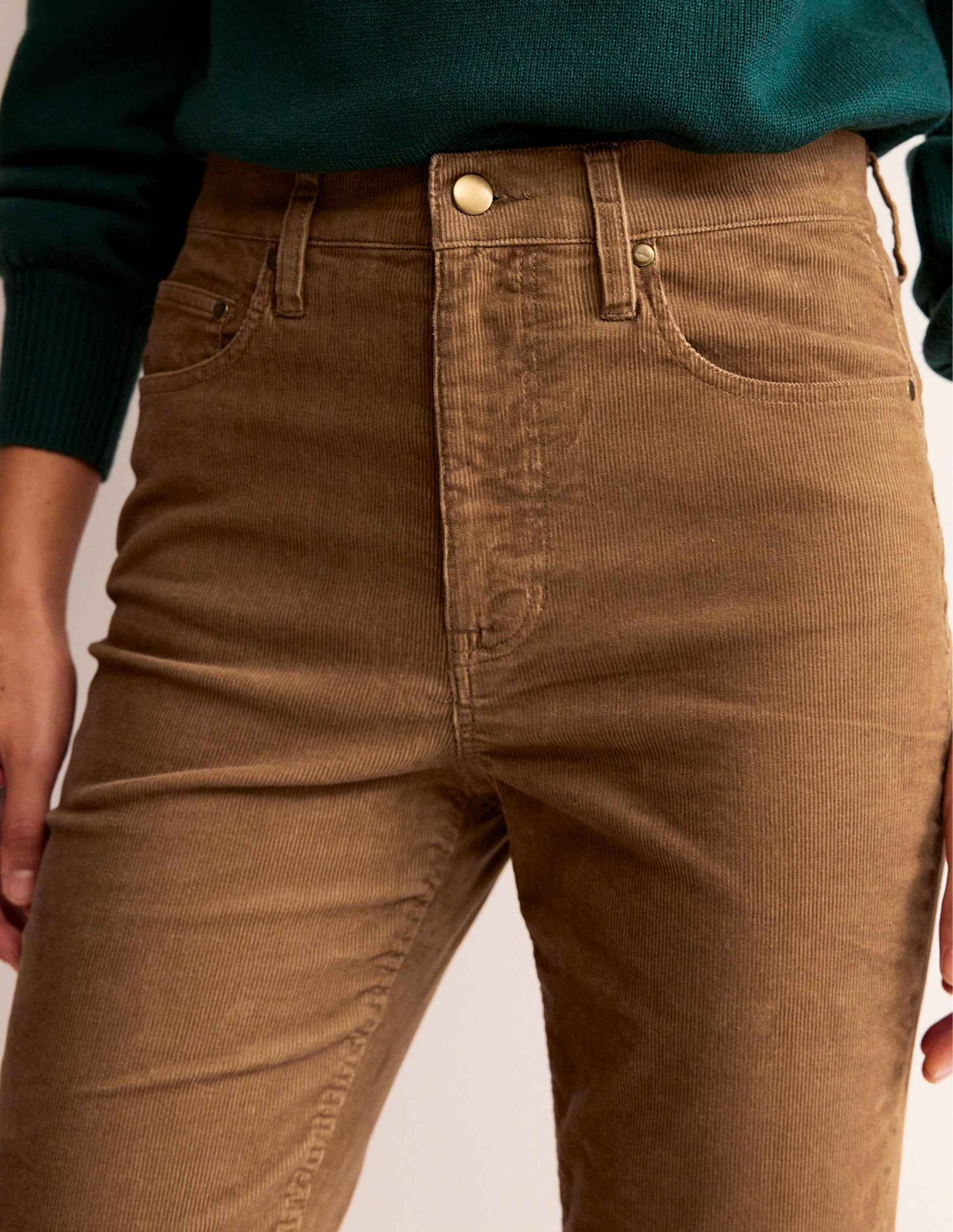 Schmal geschnittene Cord-Jeans mit 5 Taschen-Kamelbraun-5