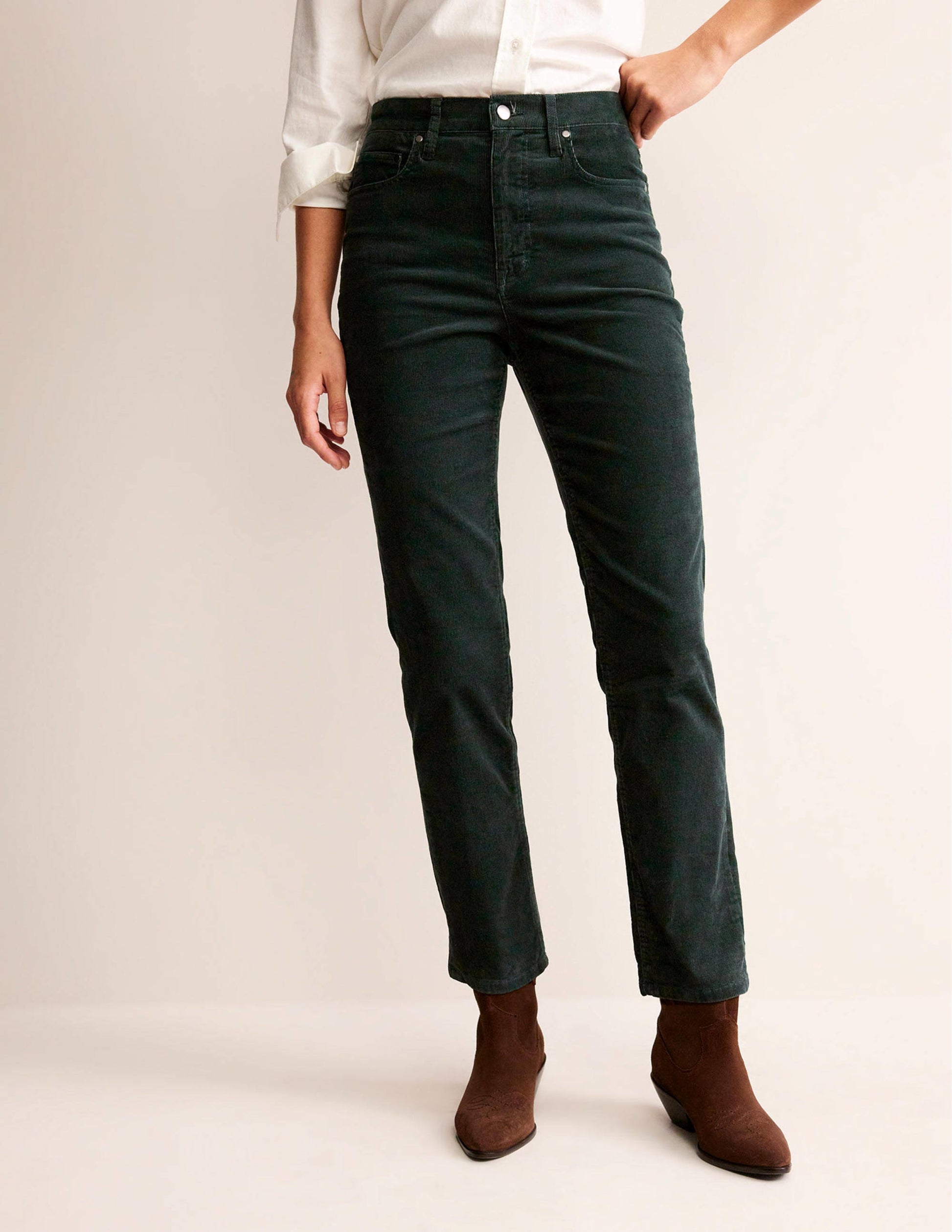 Schmal geschnittene Cord-Jeans mit 5 Taschen-Chatsworth-Grün-4