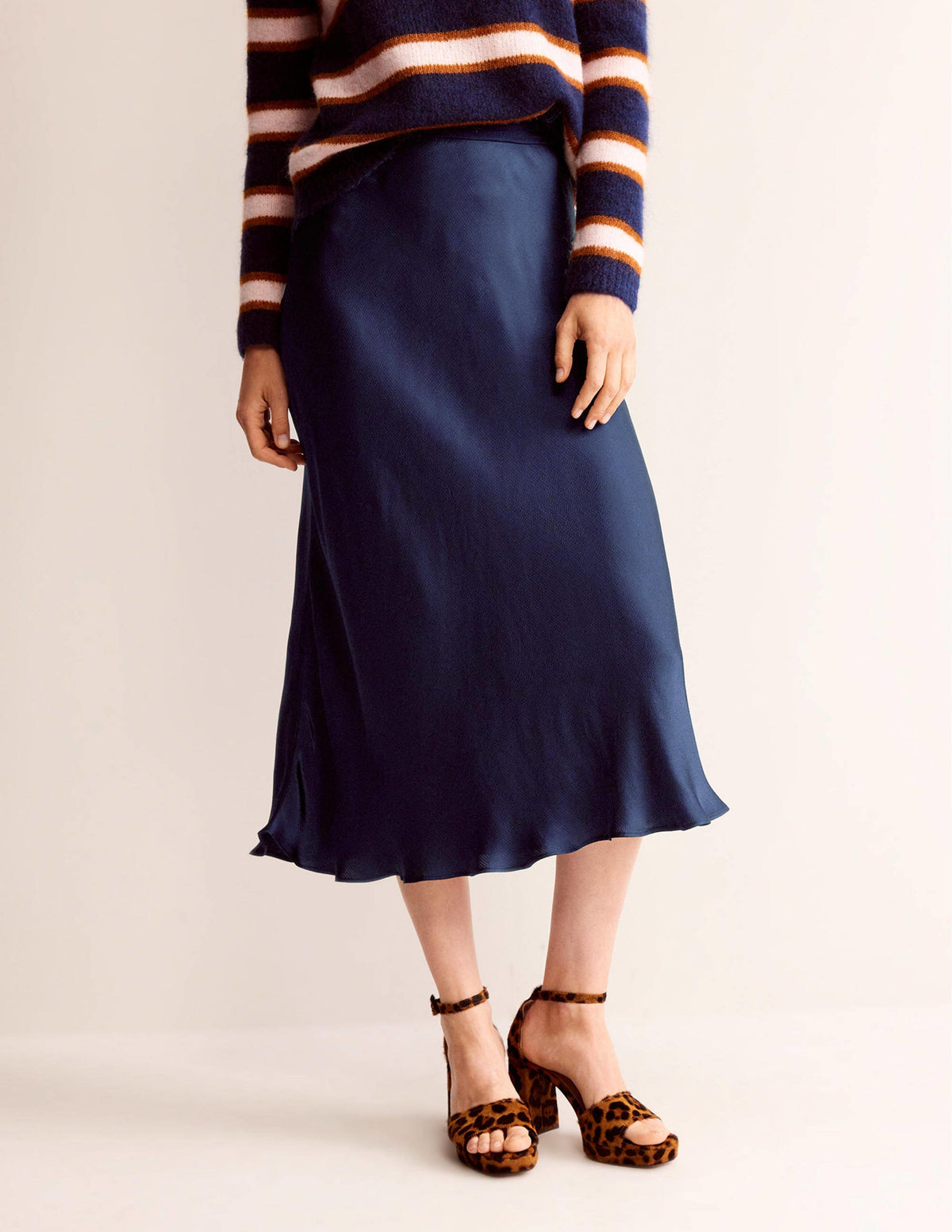 Cecelia Midirock-Marineblau - Image 4