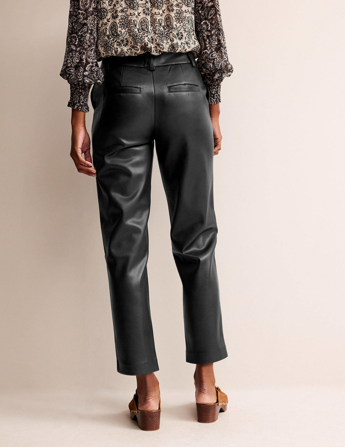 Zigarettenhose aus Kunstleder-Schwarz - Image 3