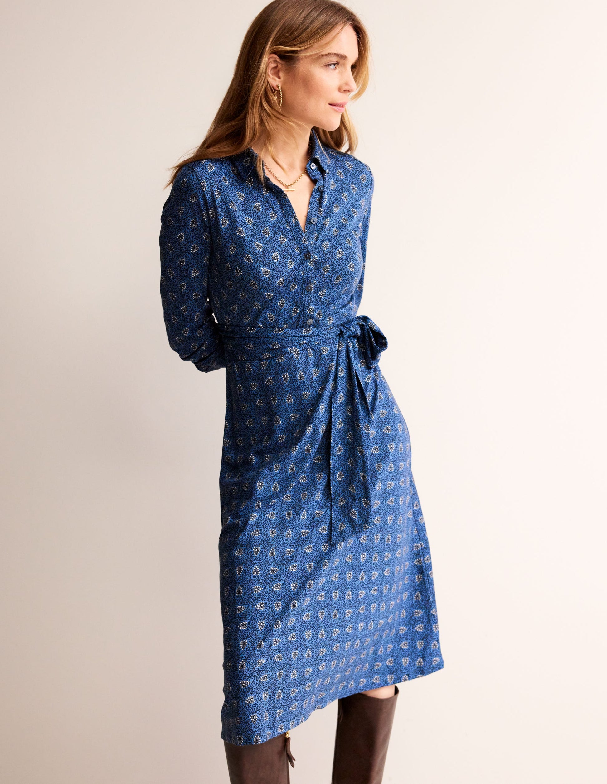 Robe-chemise midi Laura en jersey-Bleu azur, motif Celosia Bud-1