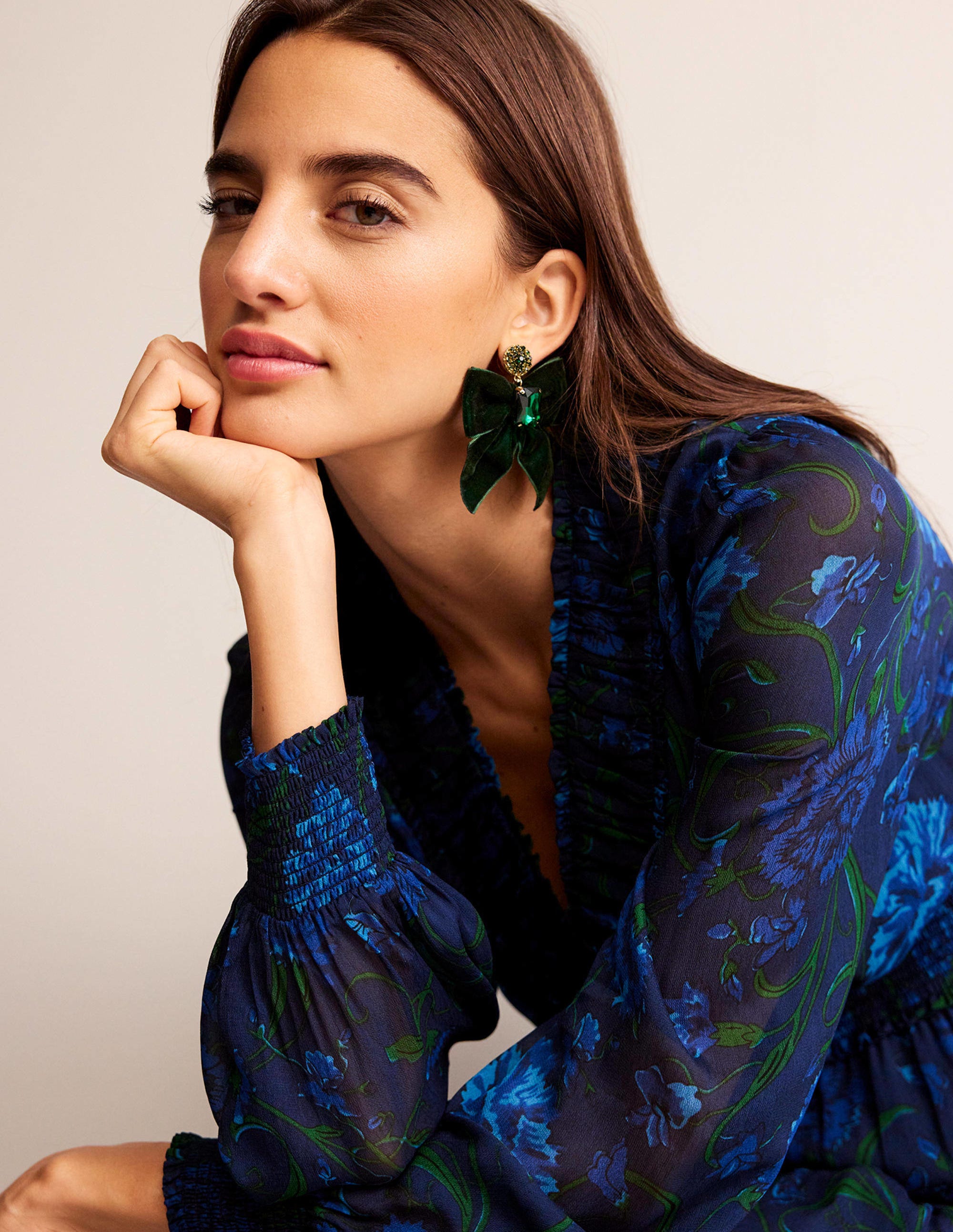 Florales Maxikleid mit Rüschenkragen-Marineblau, Freesie - Image 1