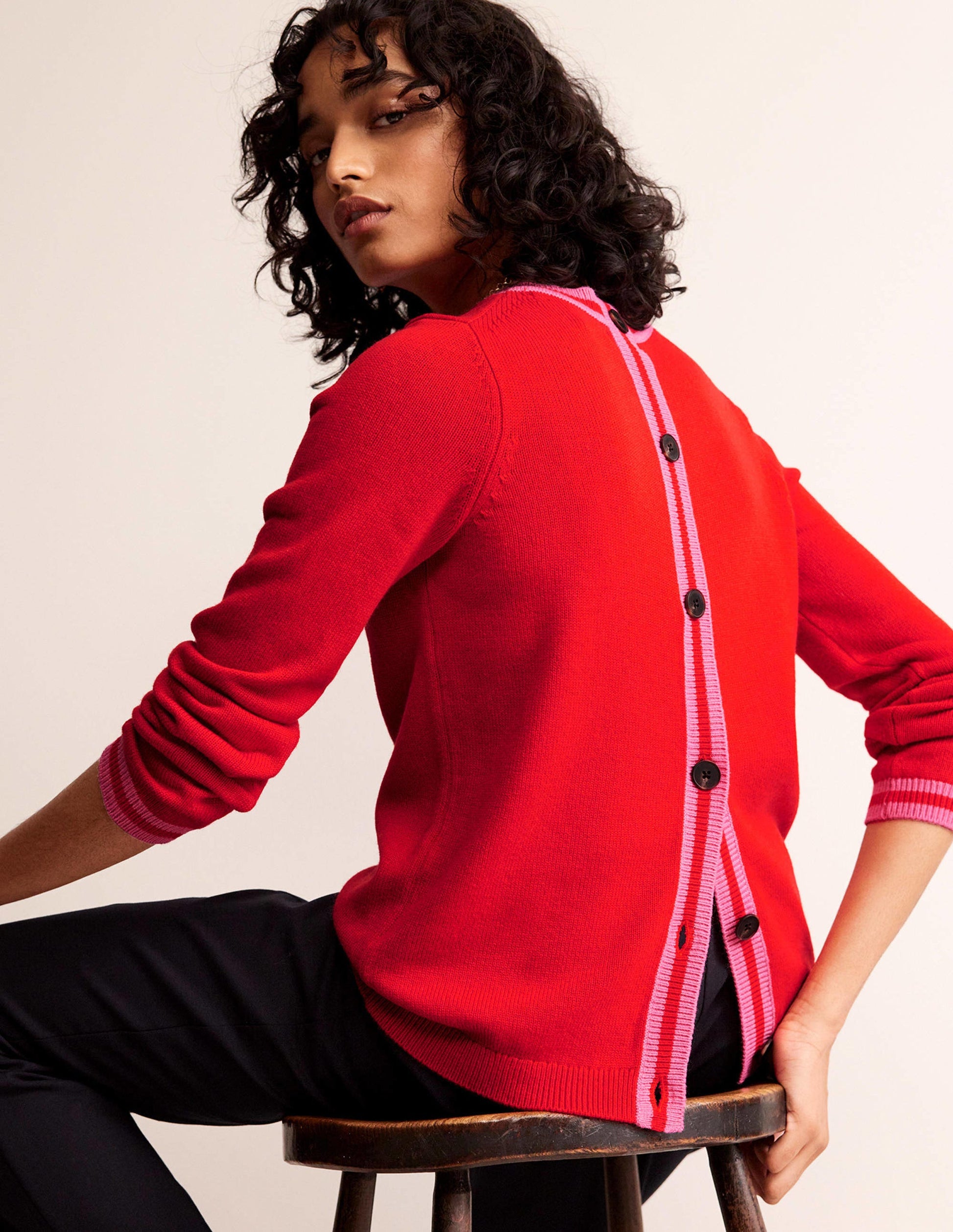 Cecily Pullover mit Knöpfen am Rücken-Flame Scarlet, Markenstreifen-1