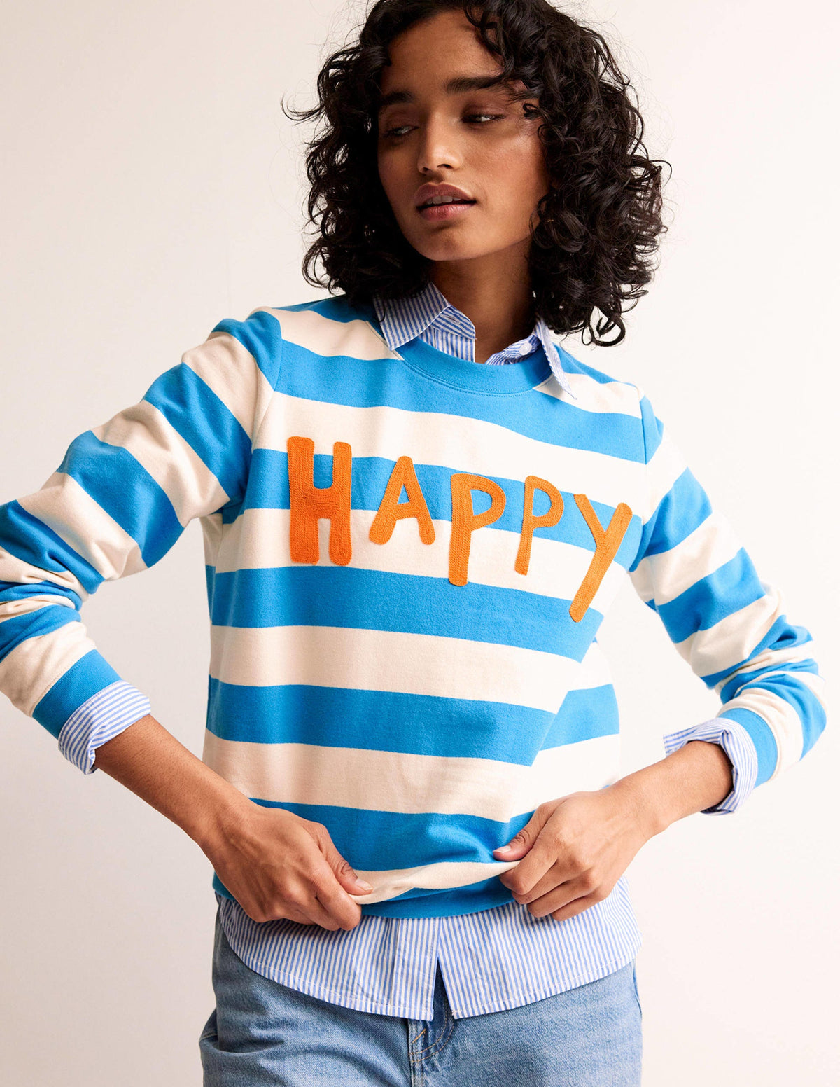 Hannah Besticktes Sweatshirt-Blau, Happy-2