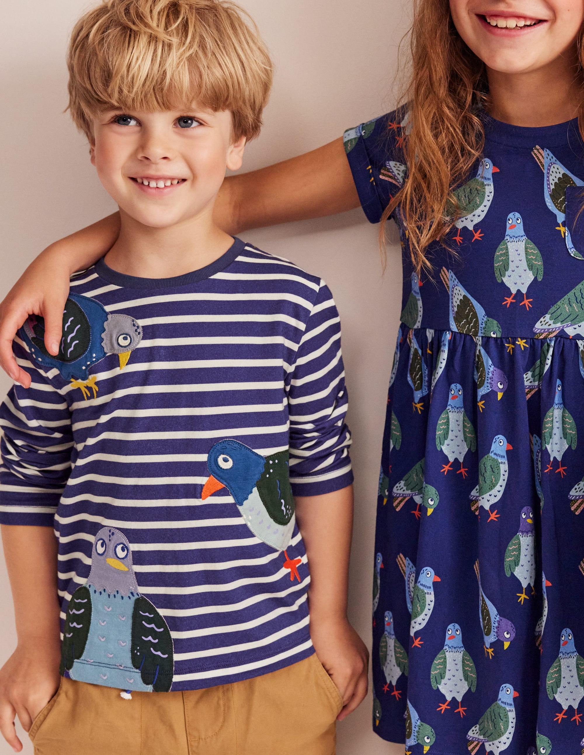 Appliqué T-shirt-Denim Blue and Ivory Pigeons - Image 2