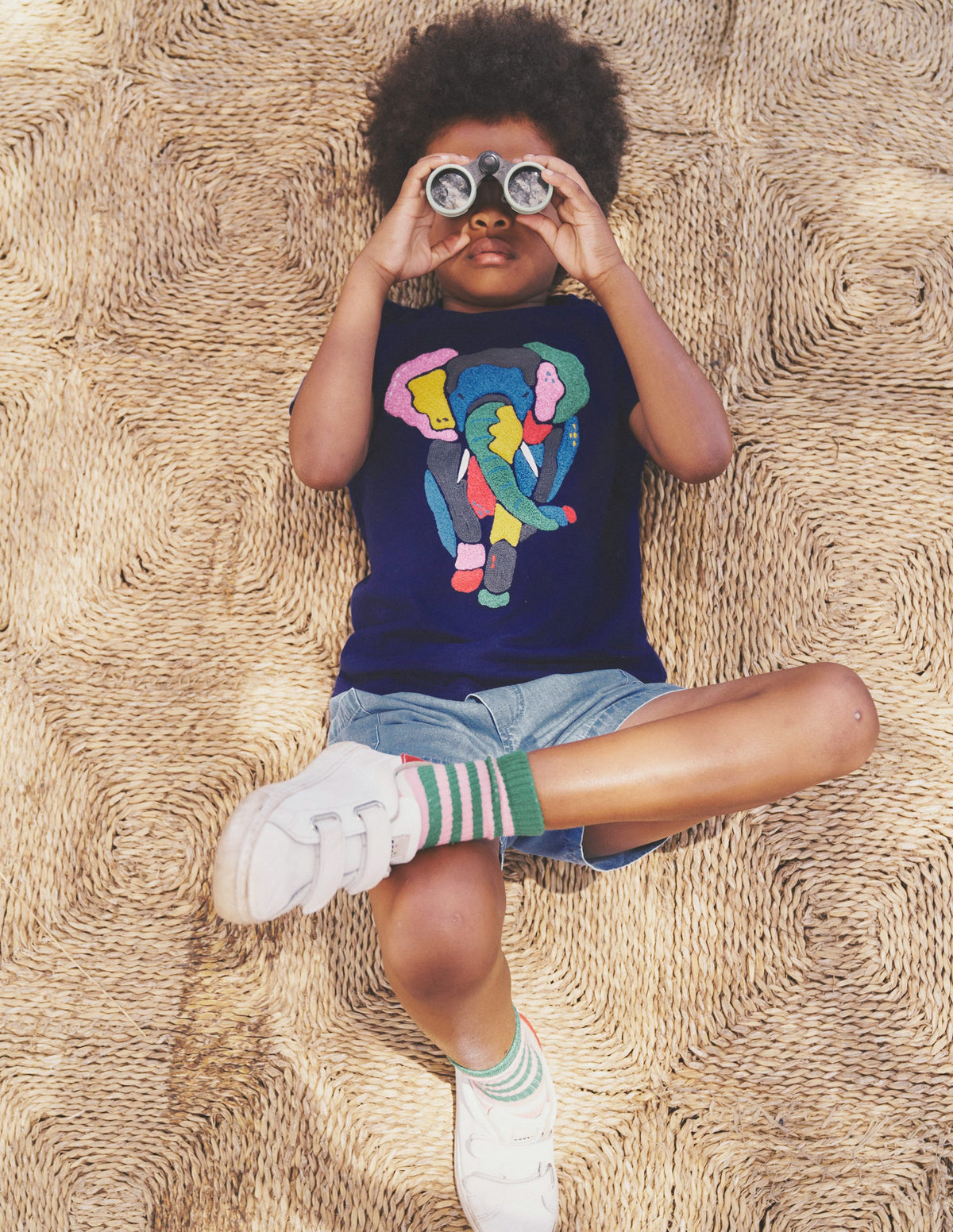 T-shirt à motif animal en point de chaînette-Éléphant bleu marine universitaire - Image 4