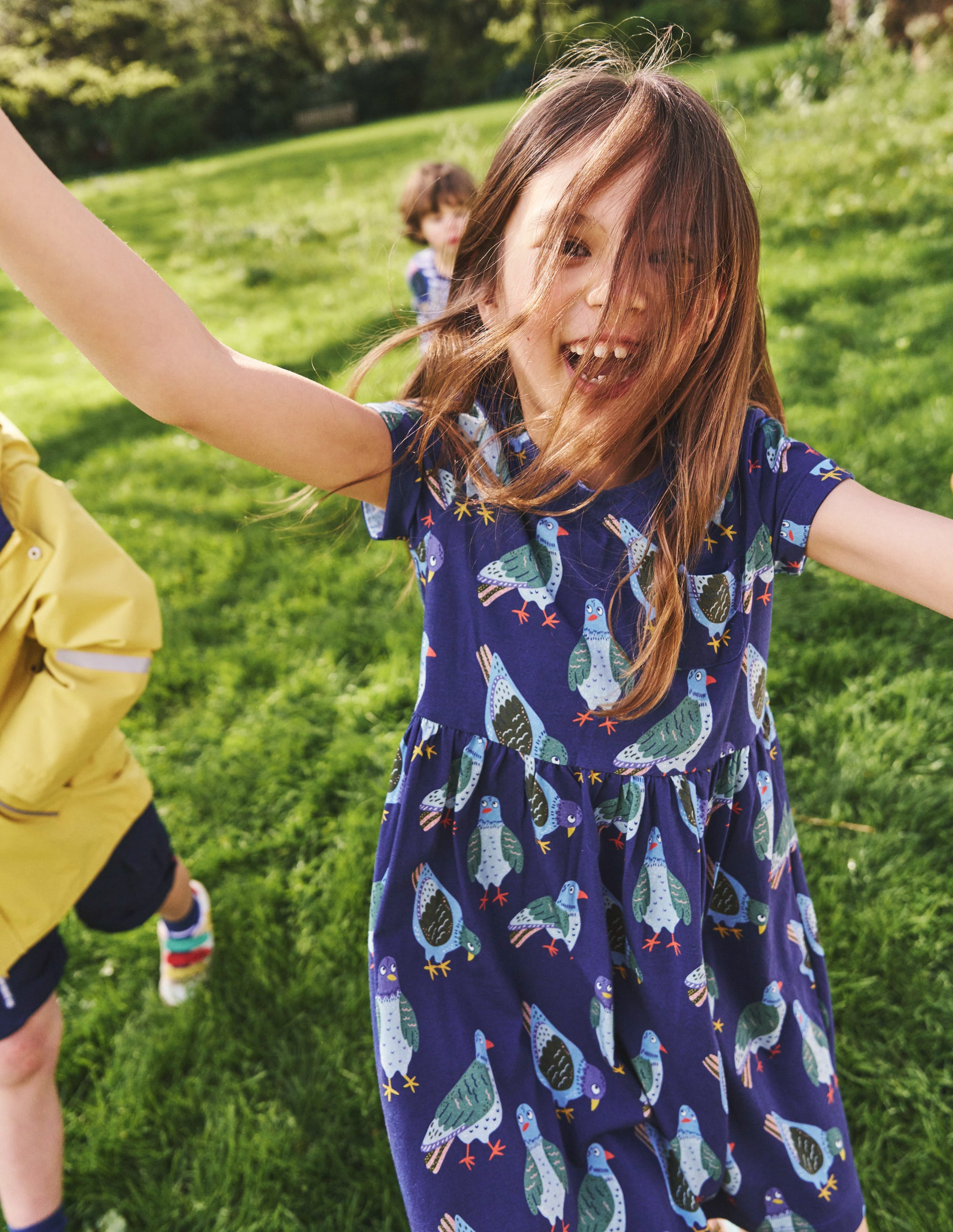 Short-sleeved Fun Jersey Dress-Starboard Navy Pigeons - Image 5