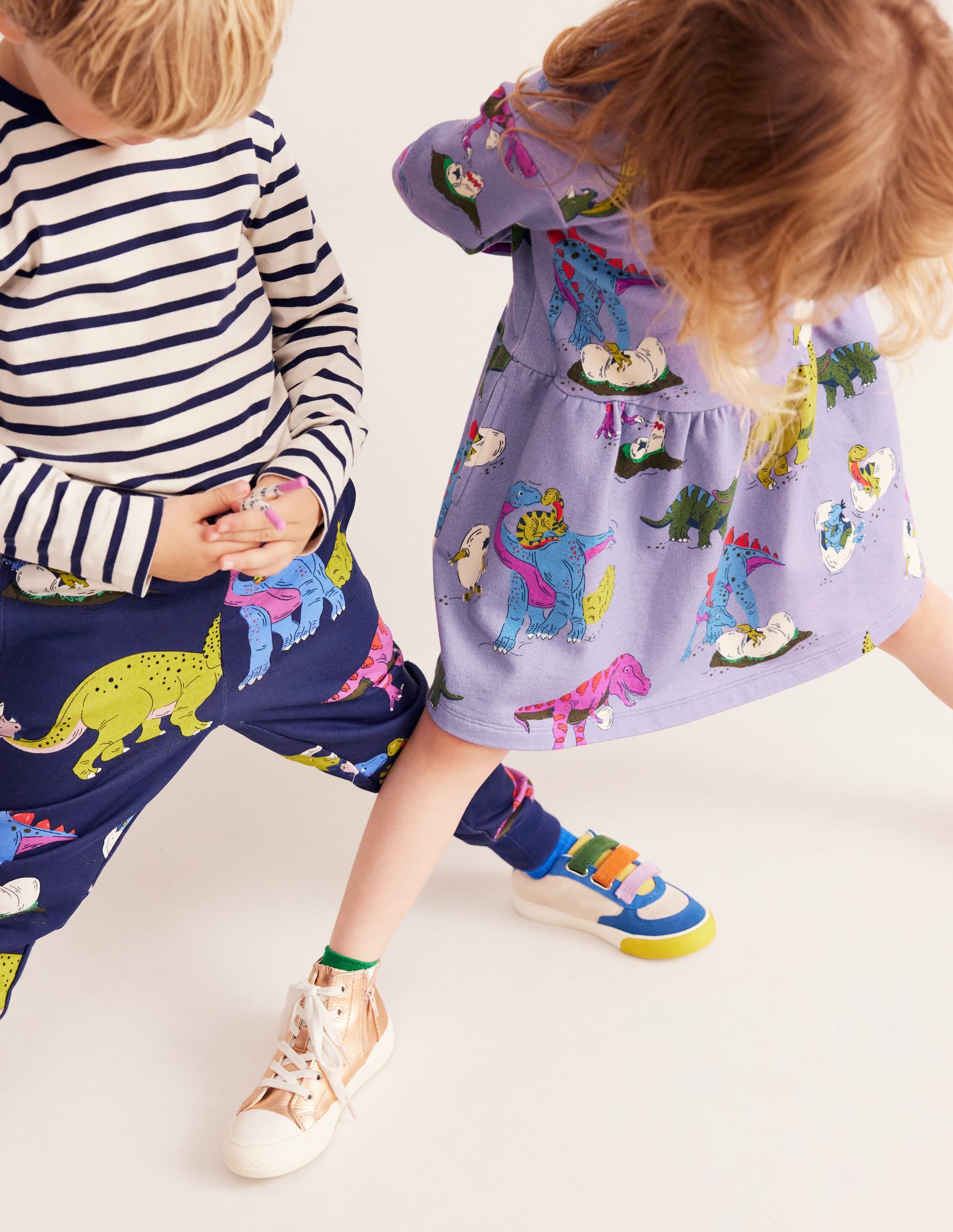 Loopback-Sweatshirtkleid-Flieder Dino-Familie - Image 3