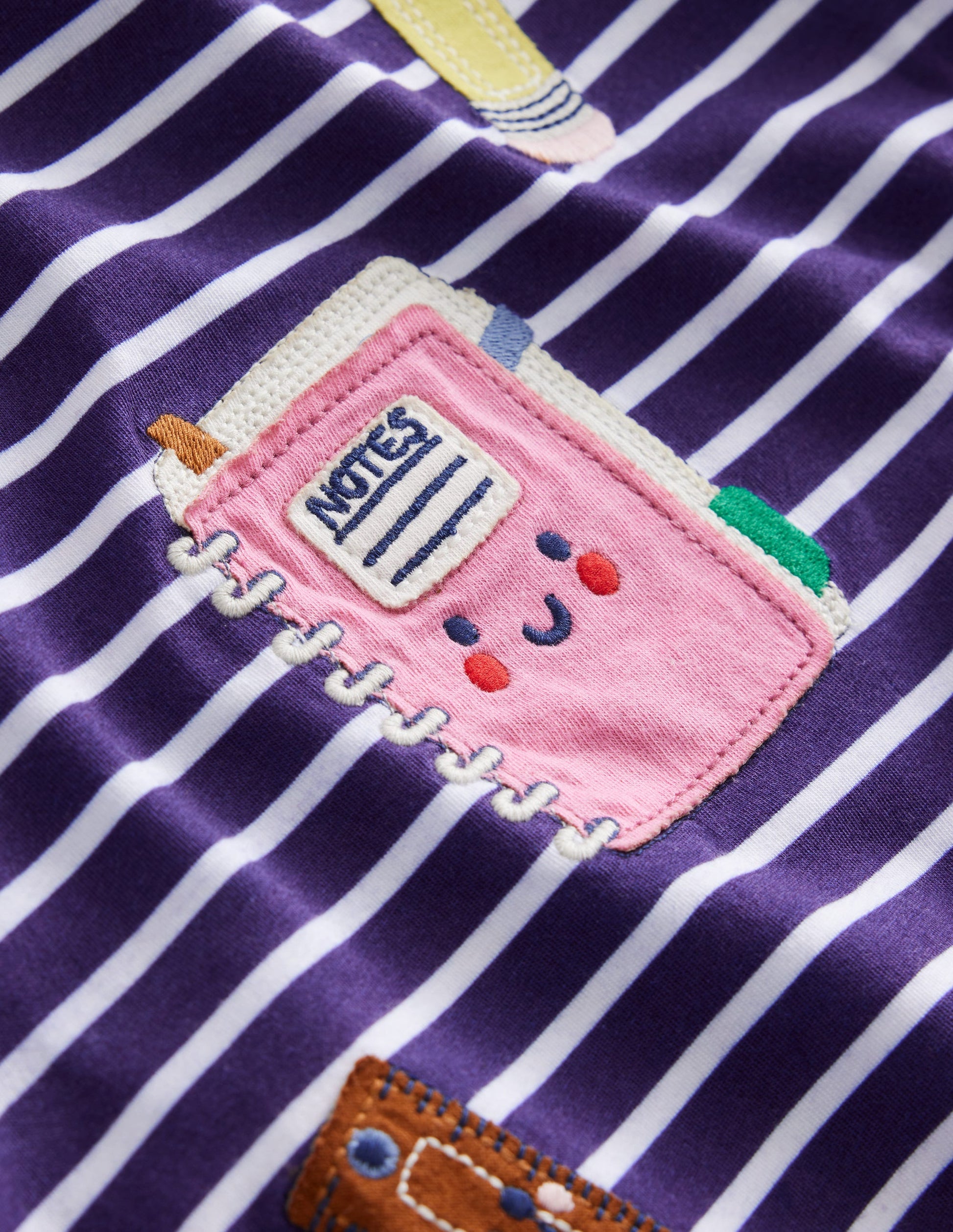 T-Shirt mit Applikation-Saphir/Naturweiß Schulutensilien-3