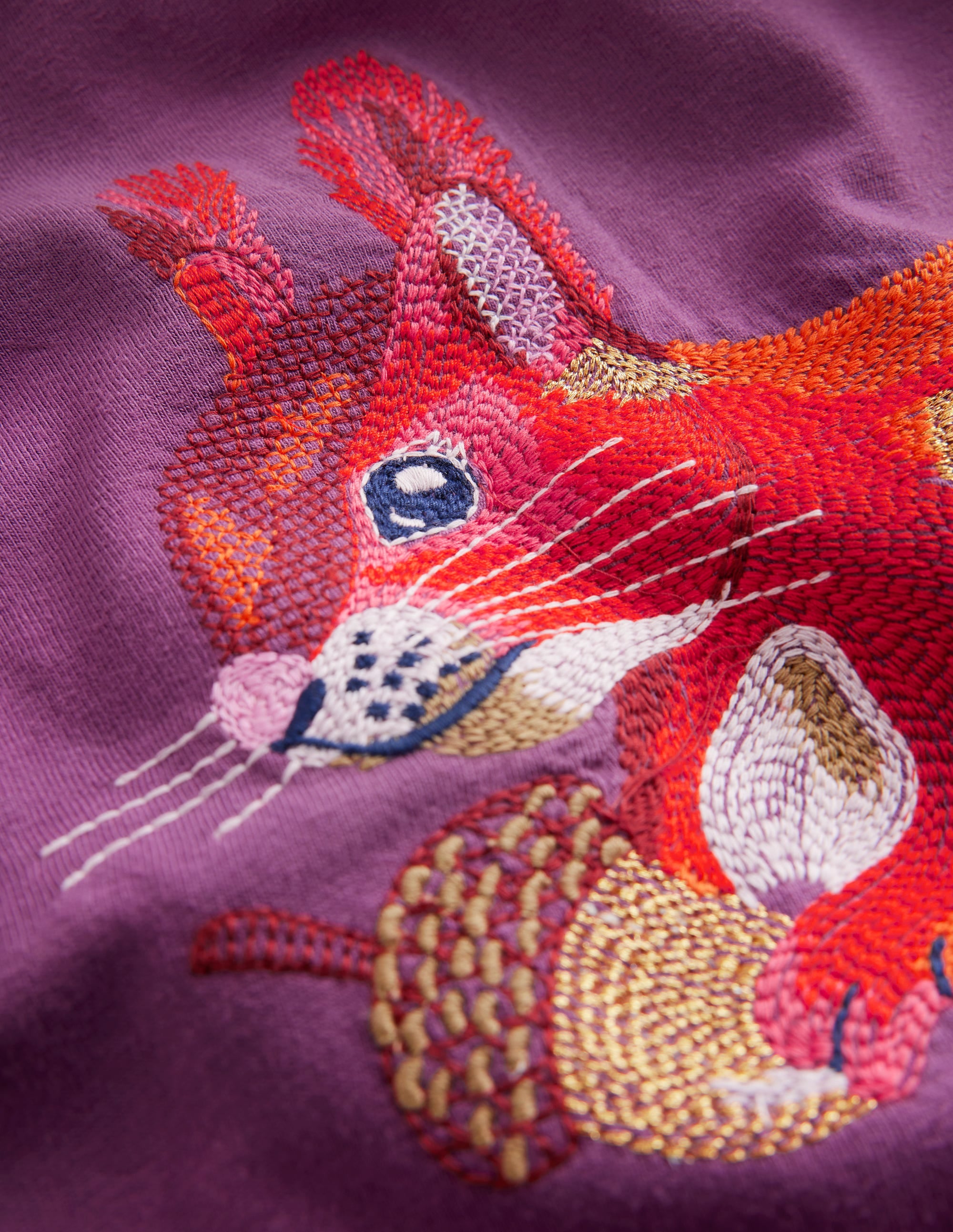 T-Shirt vorne & hinten-Strauchlila Eichhörnchen - Image 3