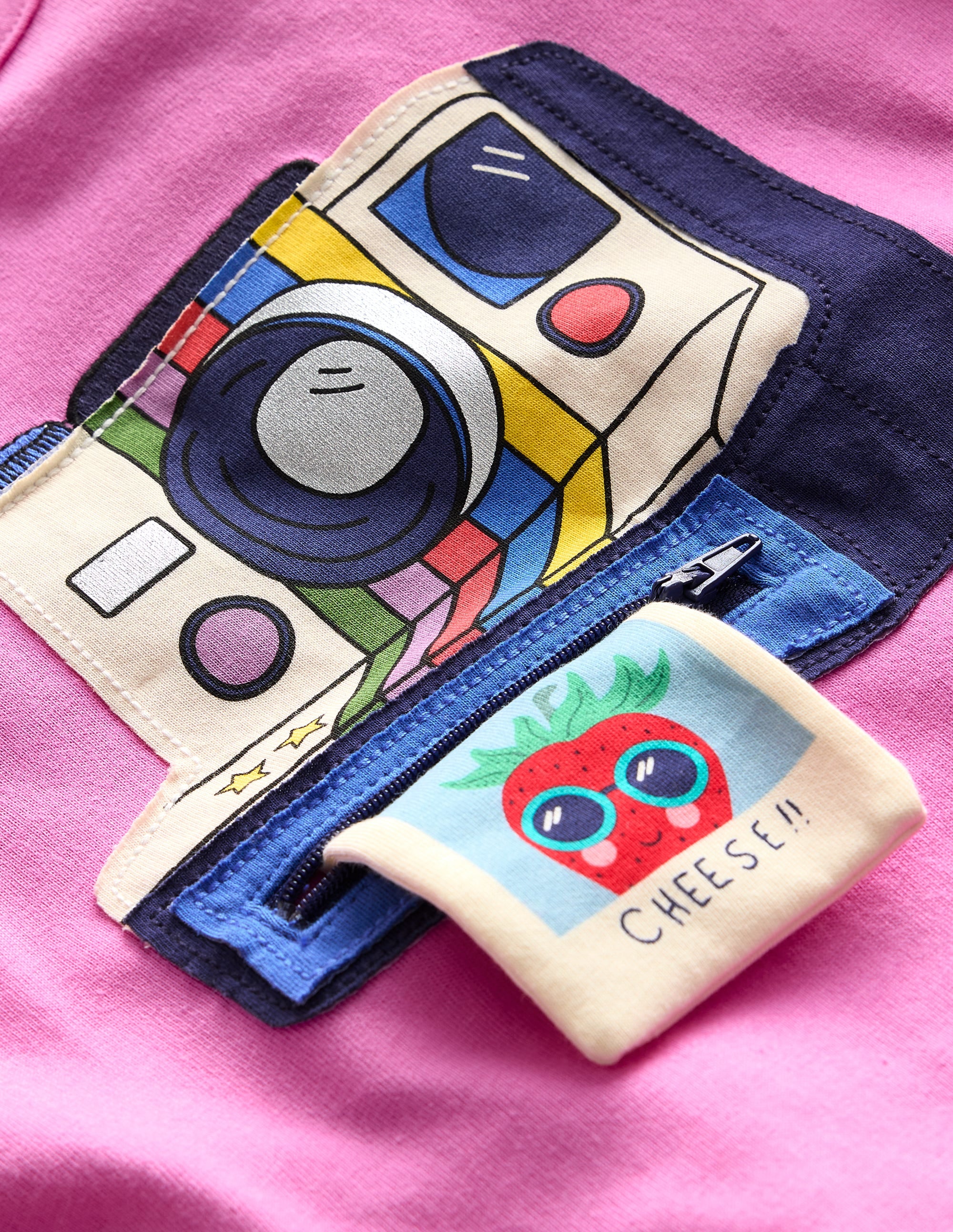 Peppiges T-Shirt mit Applikationen-Erdbeereis Polaroid - Image 3