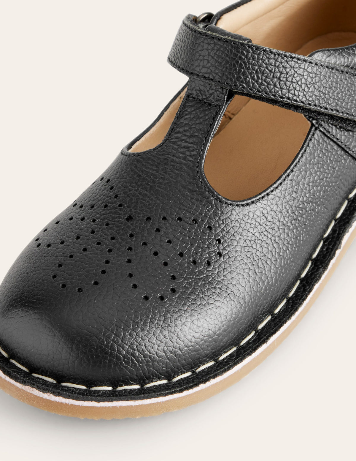 Flache Schuhe aus Leder mit T-Steg-Schwarz-3